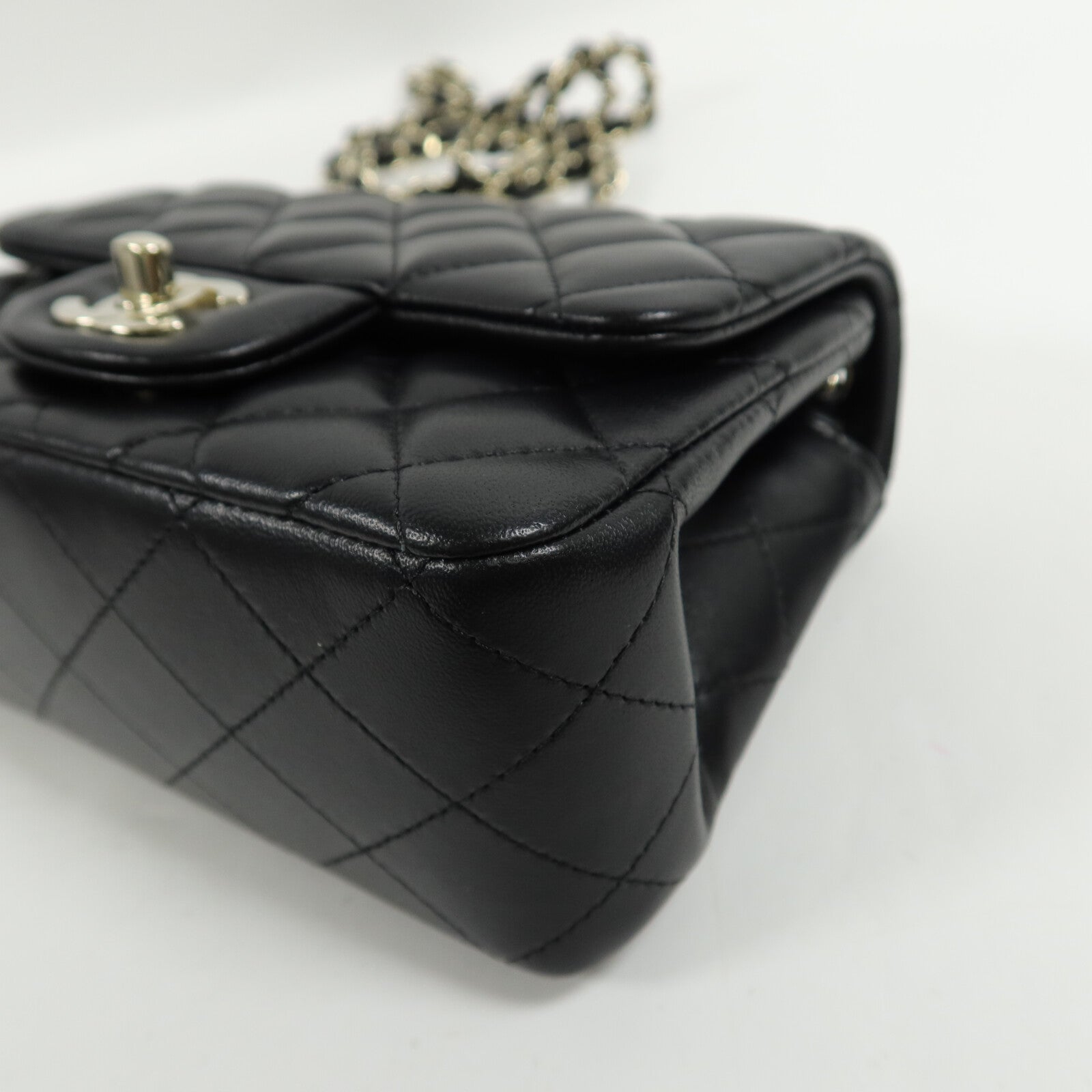 CHANEL 羊皮皮革Mini Classic 17鏈帶肩背袋