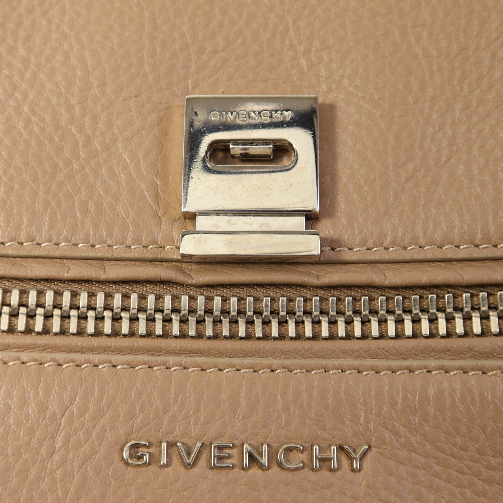 GIVENCHY 牛皮皮革2 Way Shoulder Bag銀扣手挽肩背兩用袋