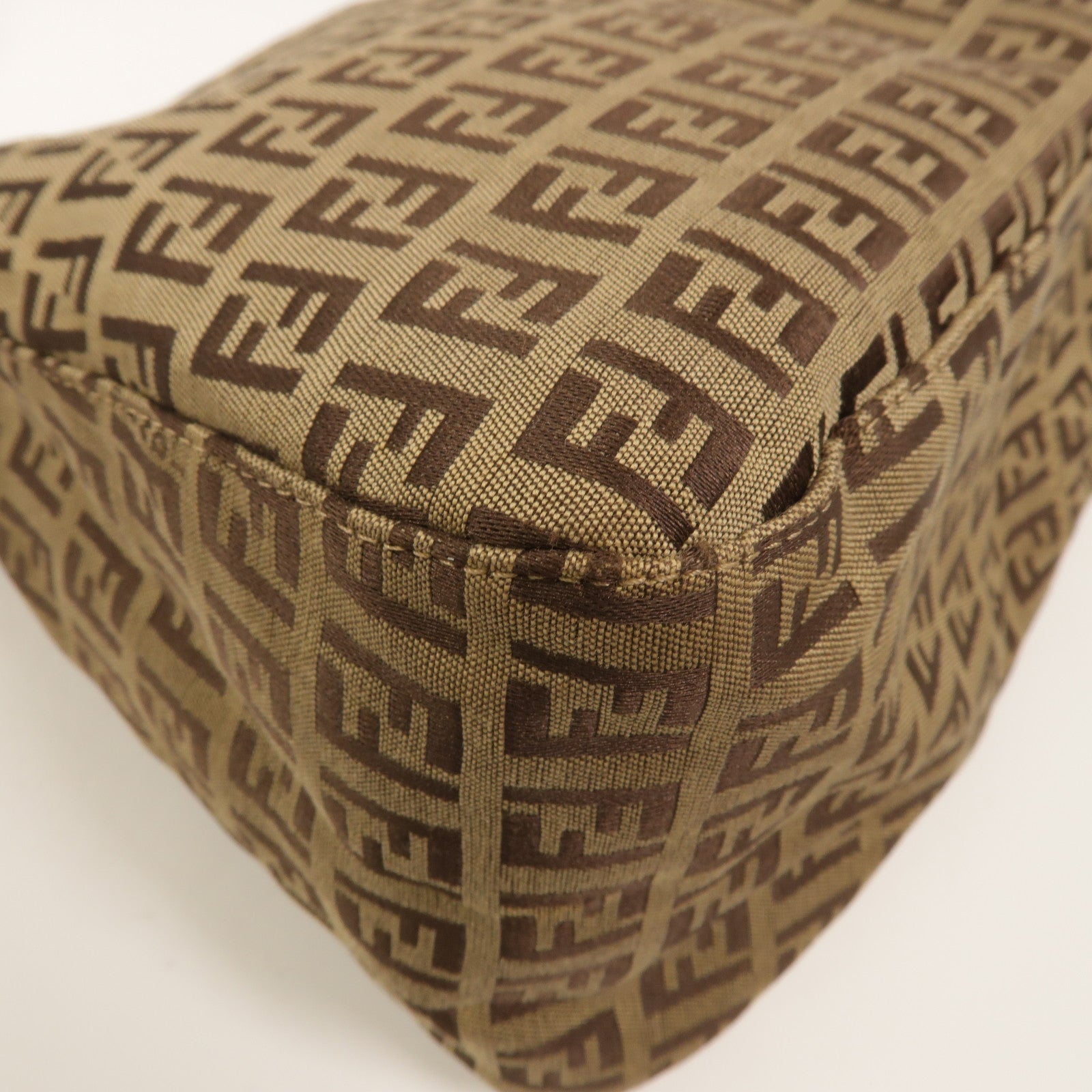 FENDI 帆布Mamma Baguette肩背袋