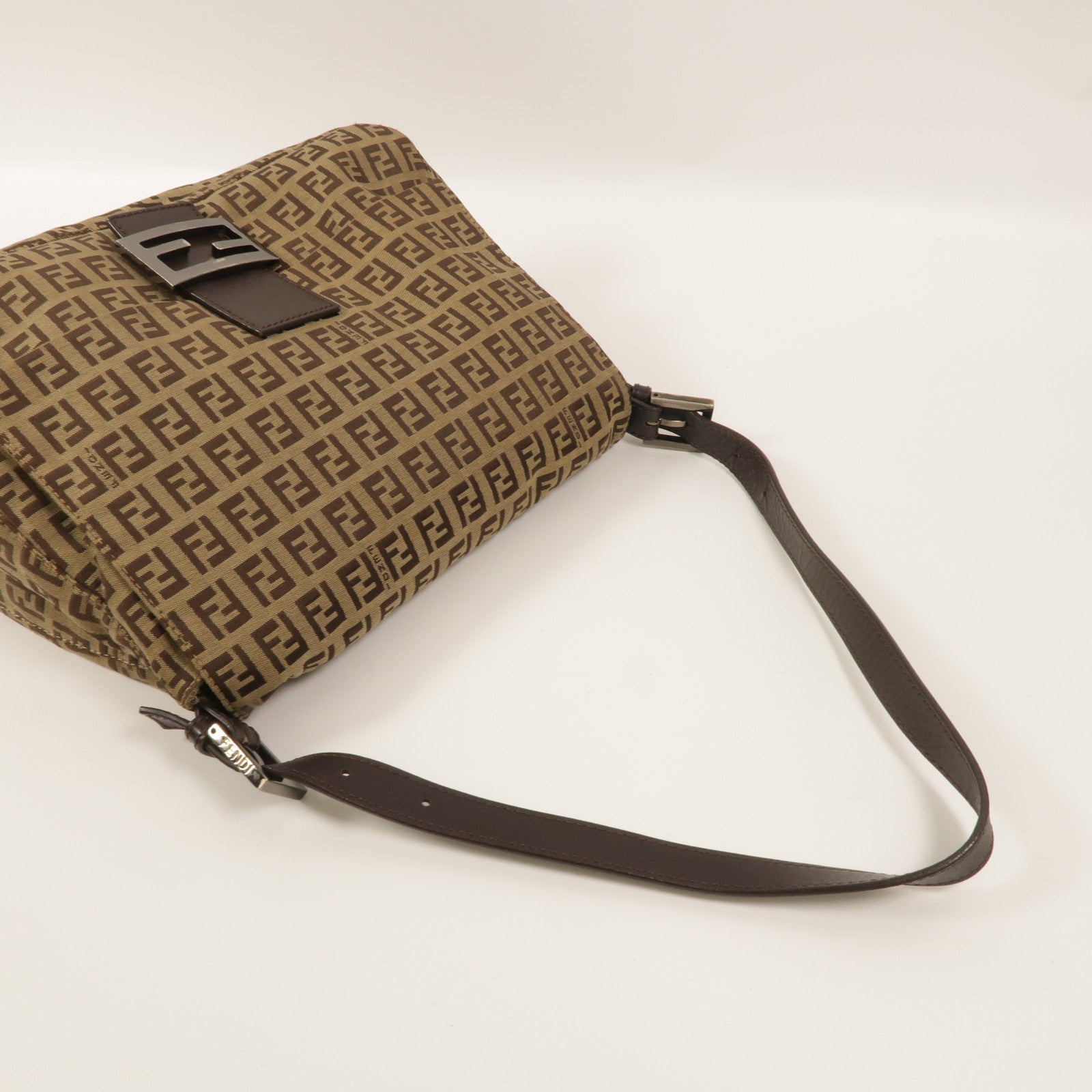 FENDI 帆布Mamma Baguette肩背袋