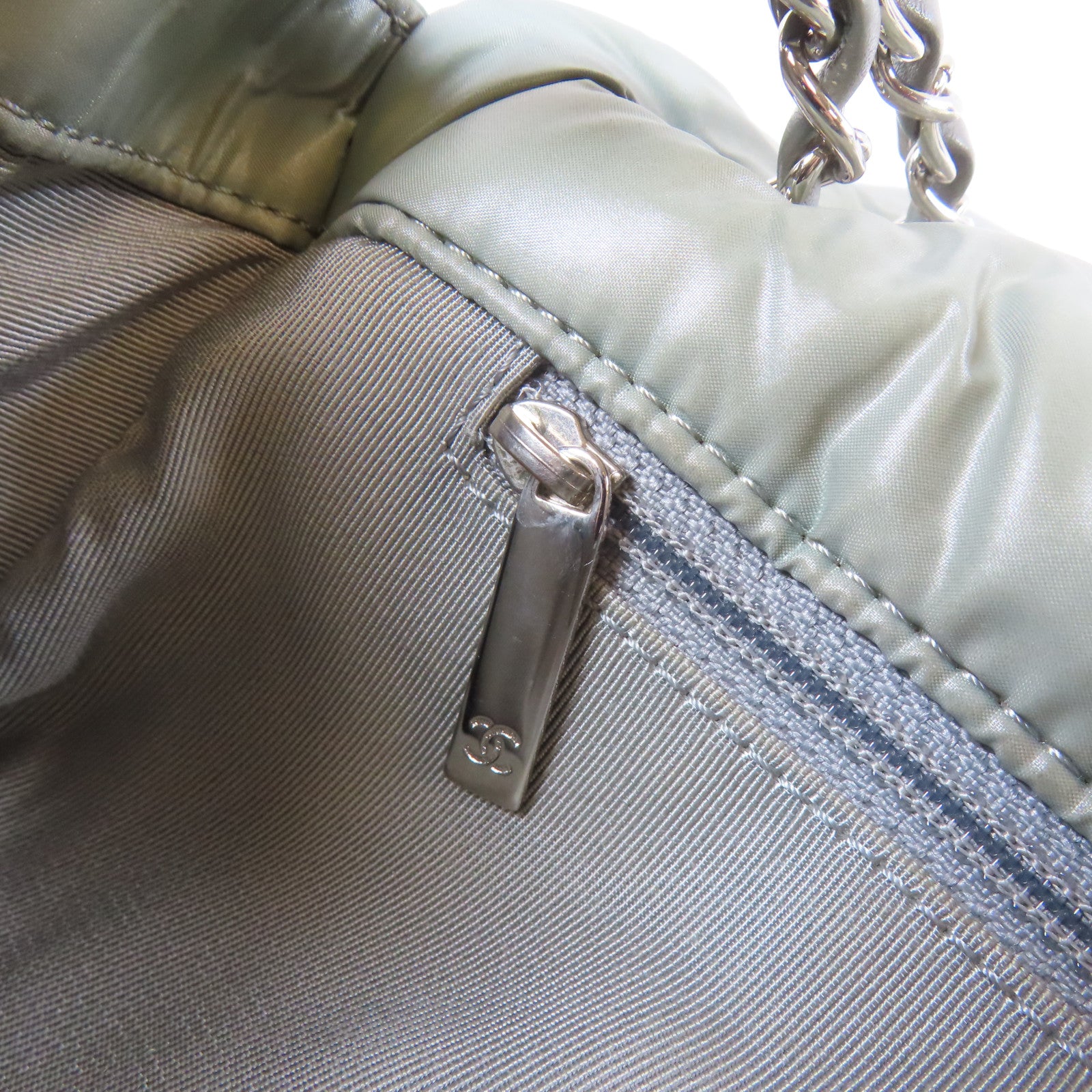 CHANEL 菱格尼龍Chain Shoulder銀扣鏈帶肩背袋綠色