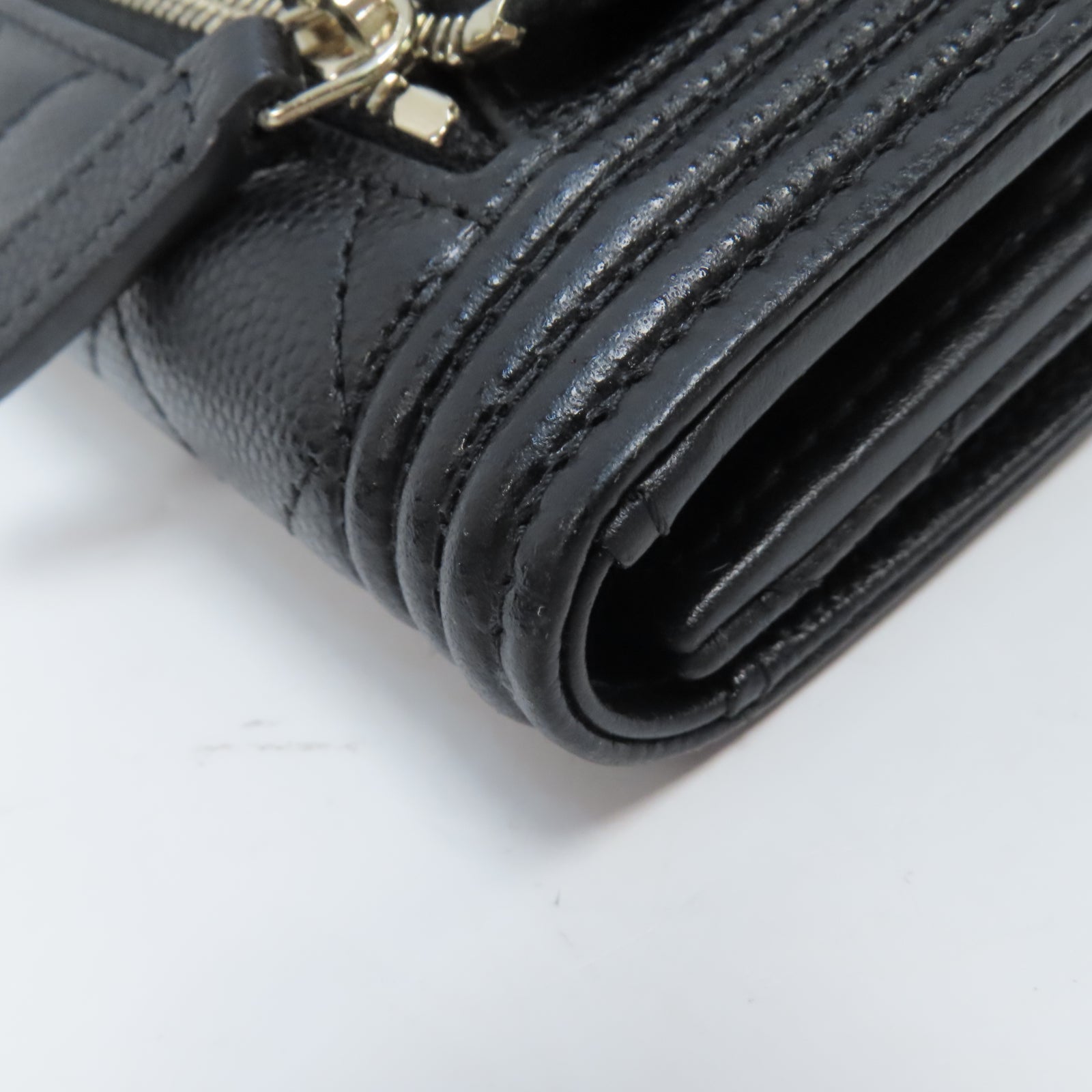CHANEL 菱格Caviar皮革Boy Wallet金扣錢包黑色