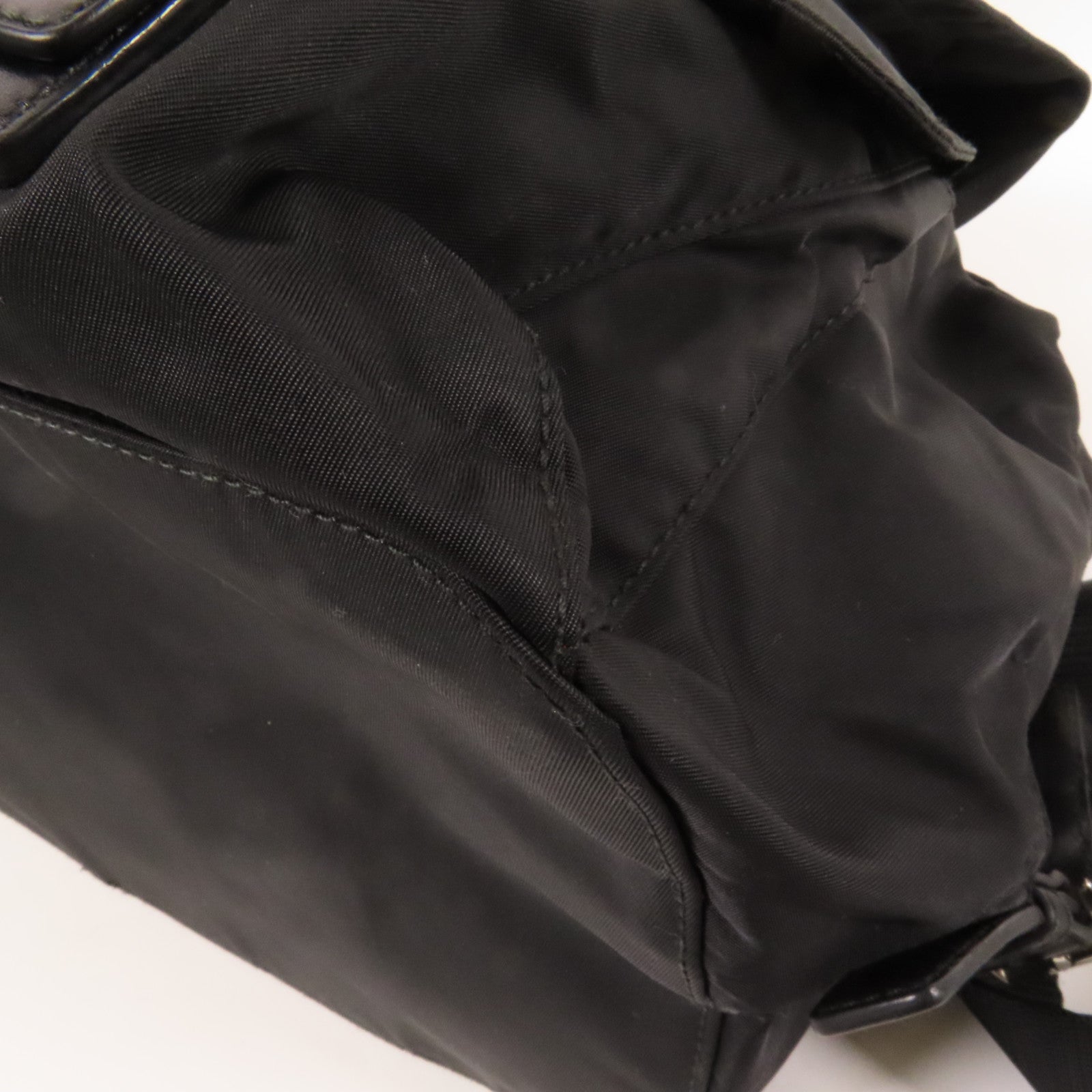 PRADA 尼龍Backpack銀扣背包