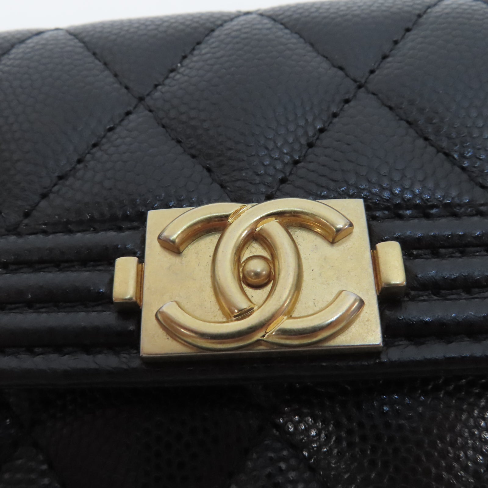 CHANEL 菱格Caviar皮革Boy Wallet金扣錢包黑色
