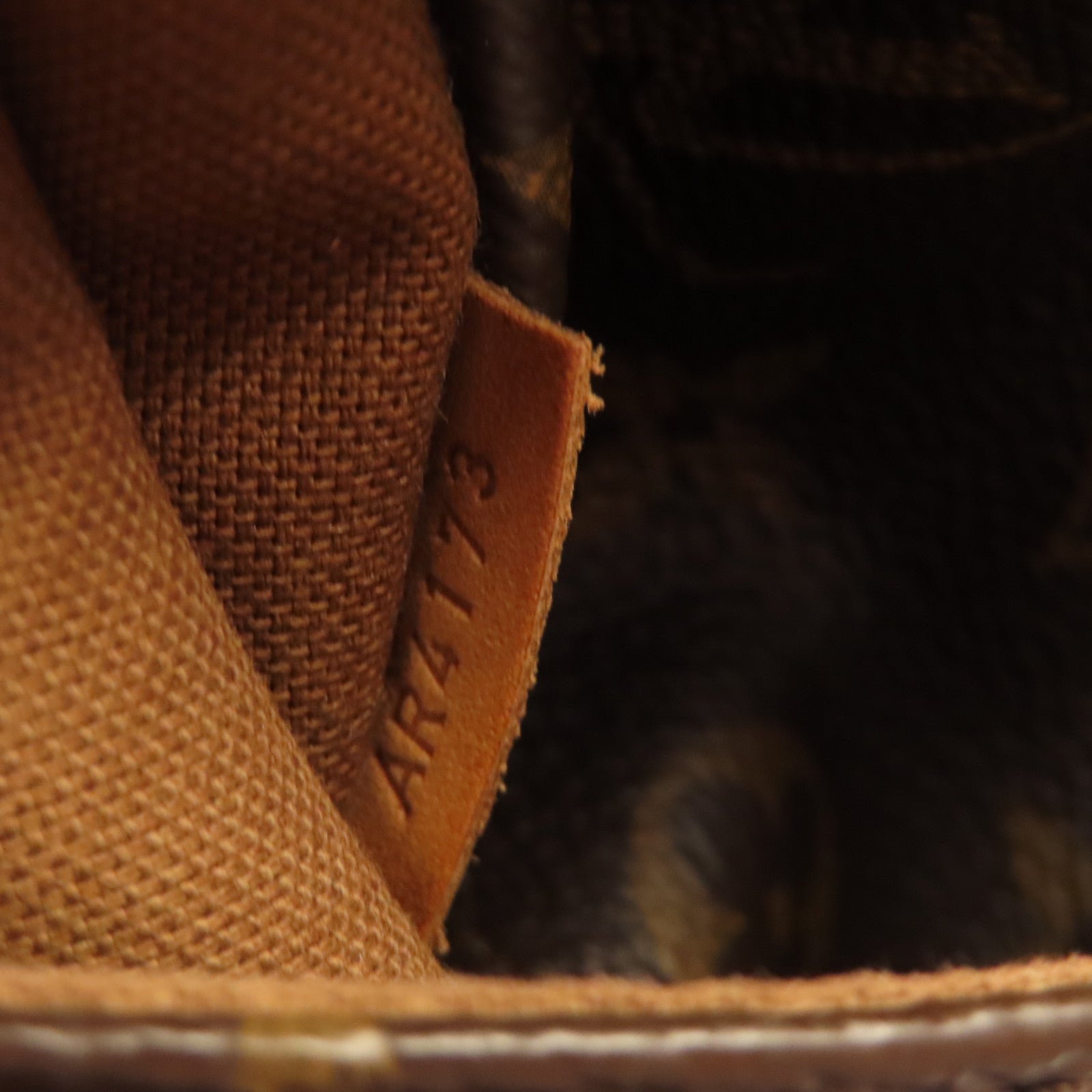 LOUIS VUITTON Monogram Totally MM金扣肩背袋
