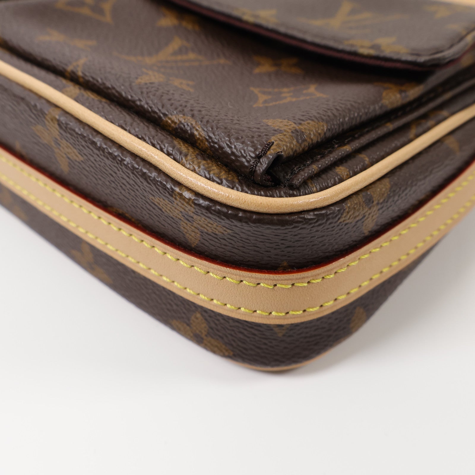 LOUIS VUITTON Monogram Vivacite金扣手挽肩背兩用袋