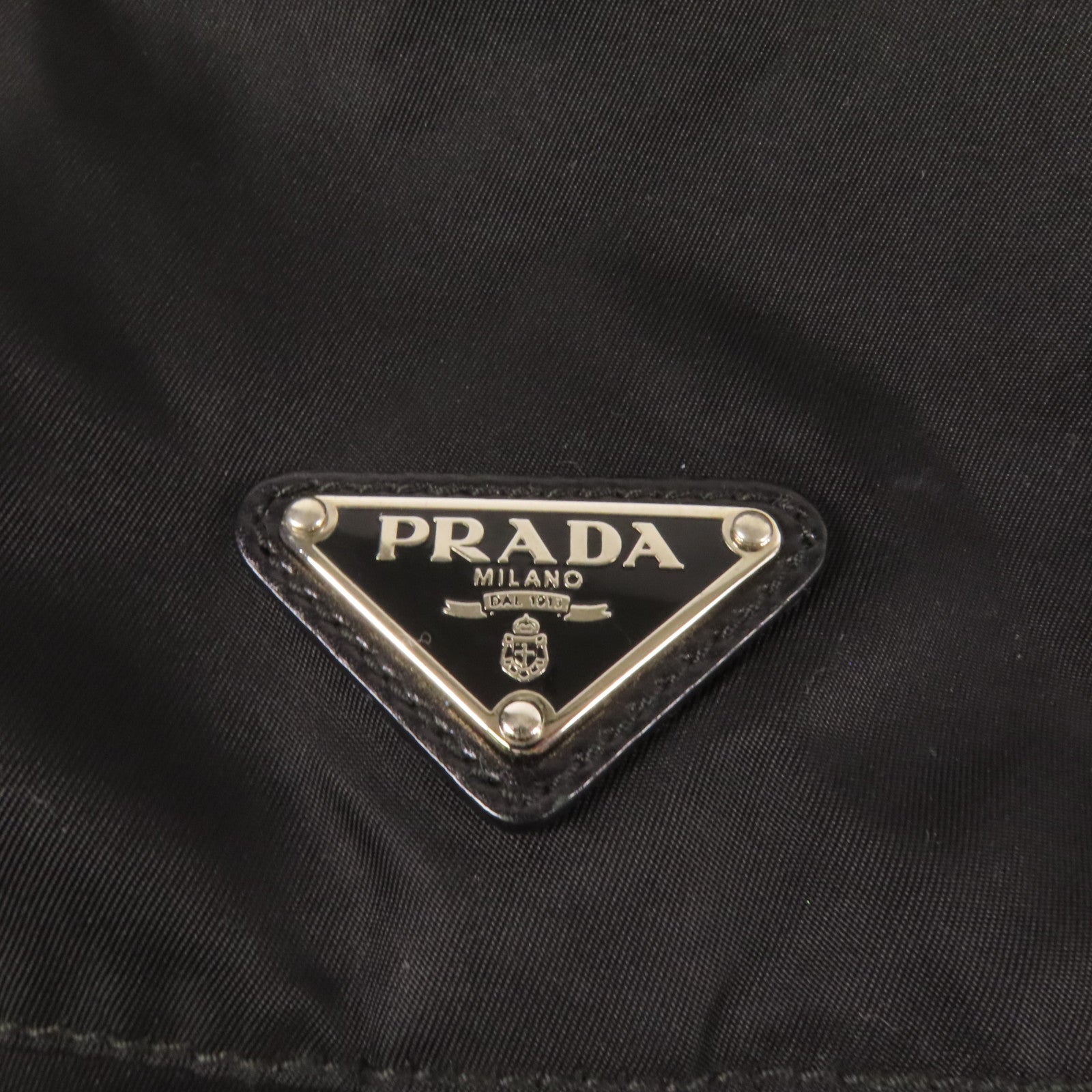 PRADA 尼龍Backpack銀扣背包
