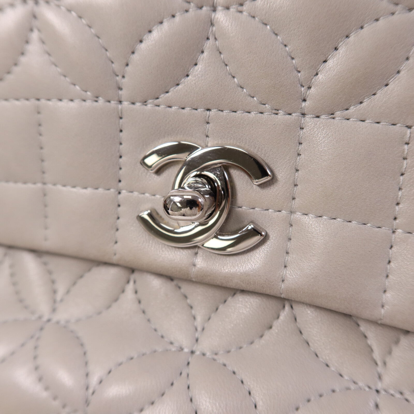 CHANEL 羊皮皮革Chain Shoulder銀扣鏈帶肩背袋