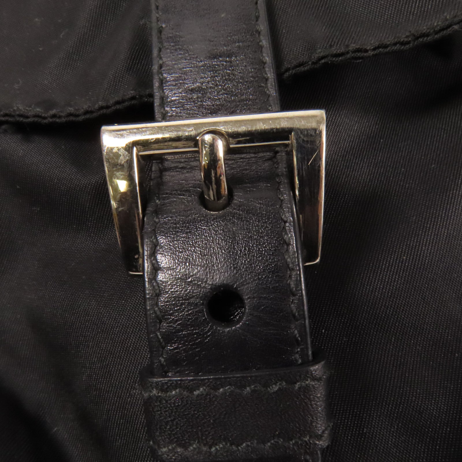 PRADA 尼龍Backpack銀扣背包