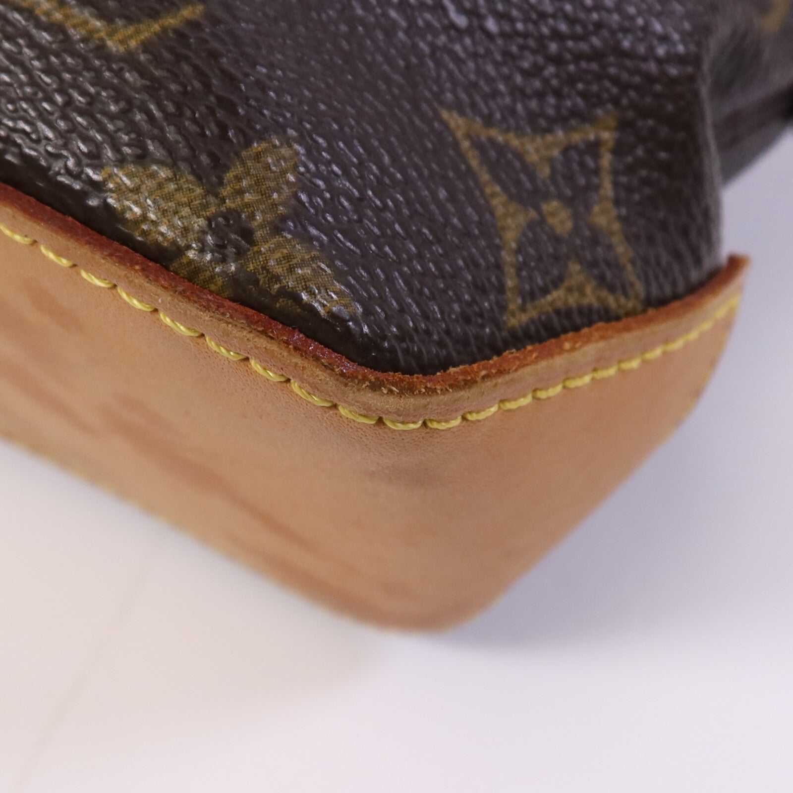 LOUIS VUITTON Monogram Trotteur金扣肩背袋