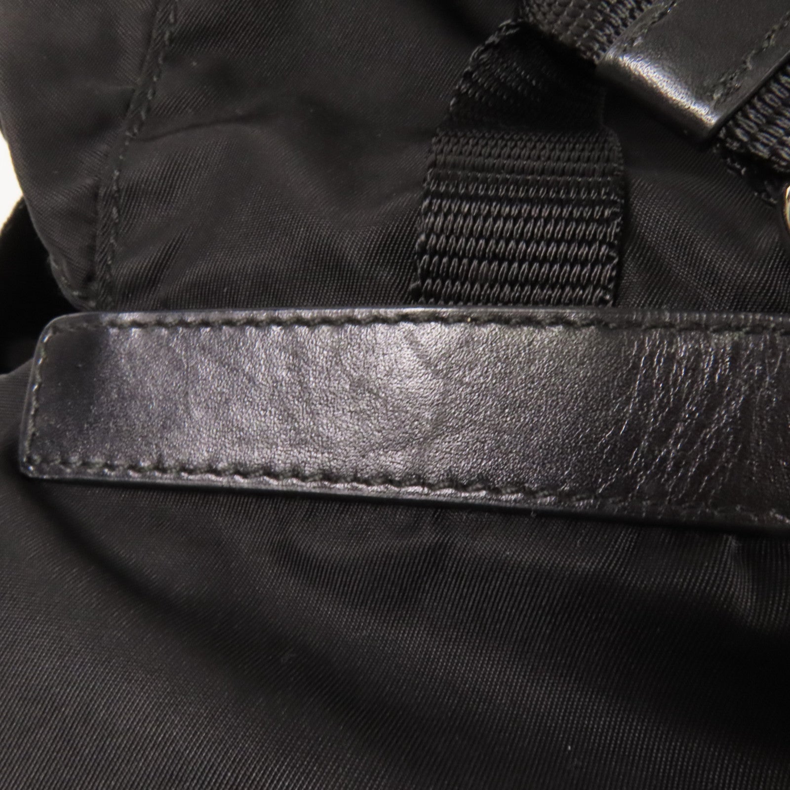 PRADA 尼龍Backpack銀扣背包