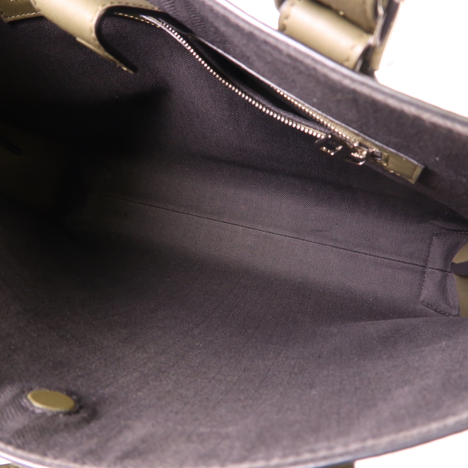 LOEWE 牛皮皮革Buckle Horizontal銀扣肩背袋