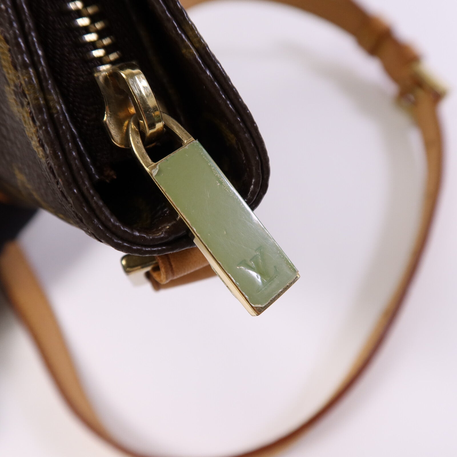 LOUIS VUITTON Monogram Trotteur金扣肩背袋