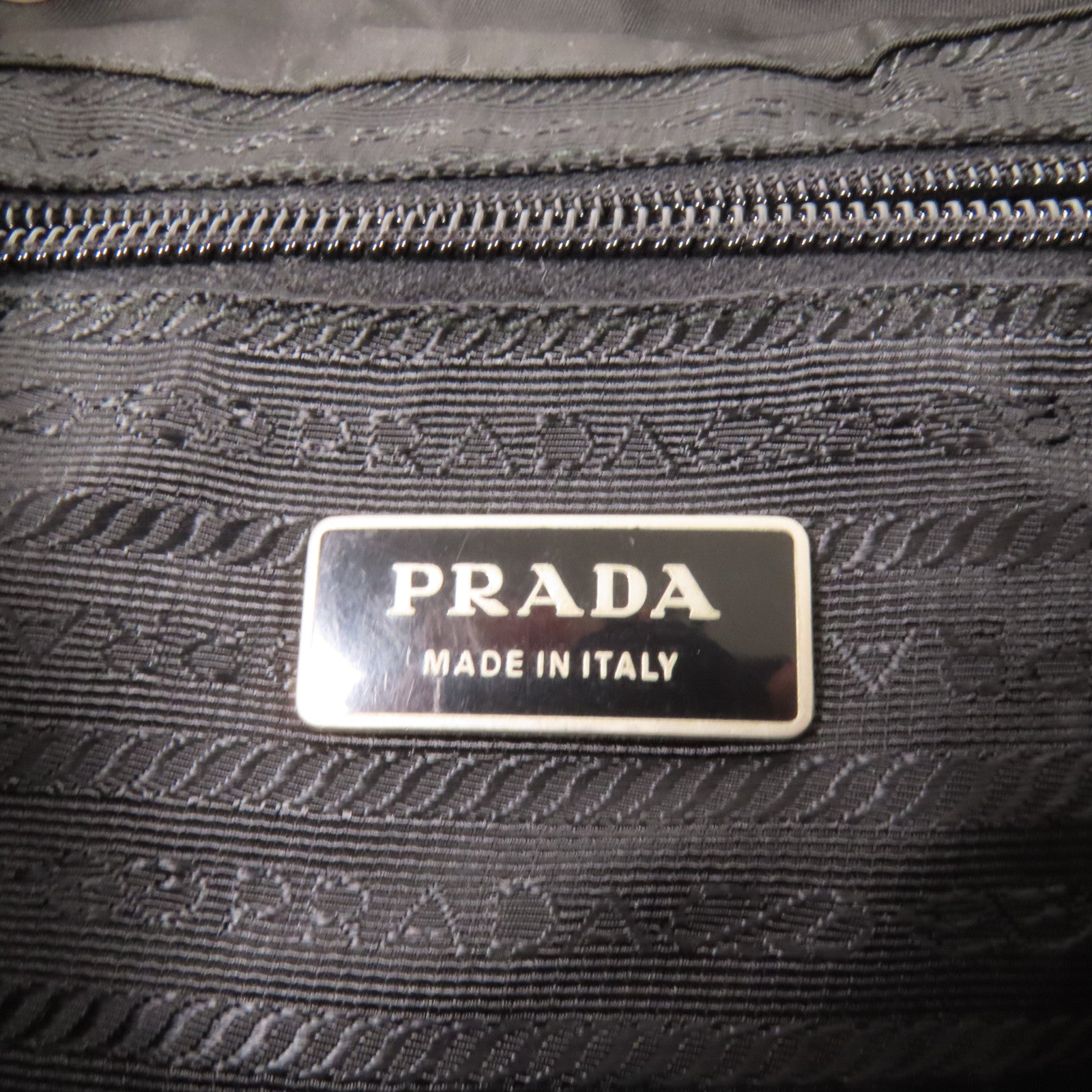 PRADA 尼龍Backpack銀扣背包