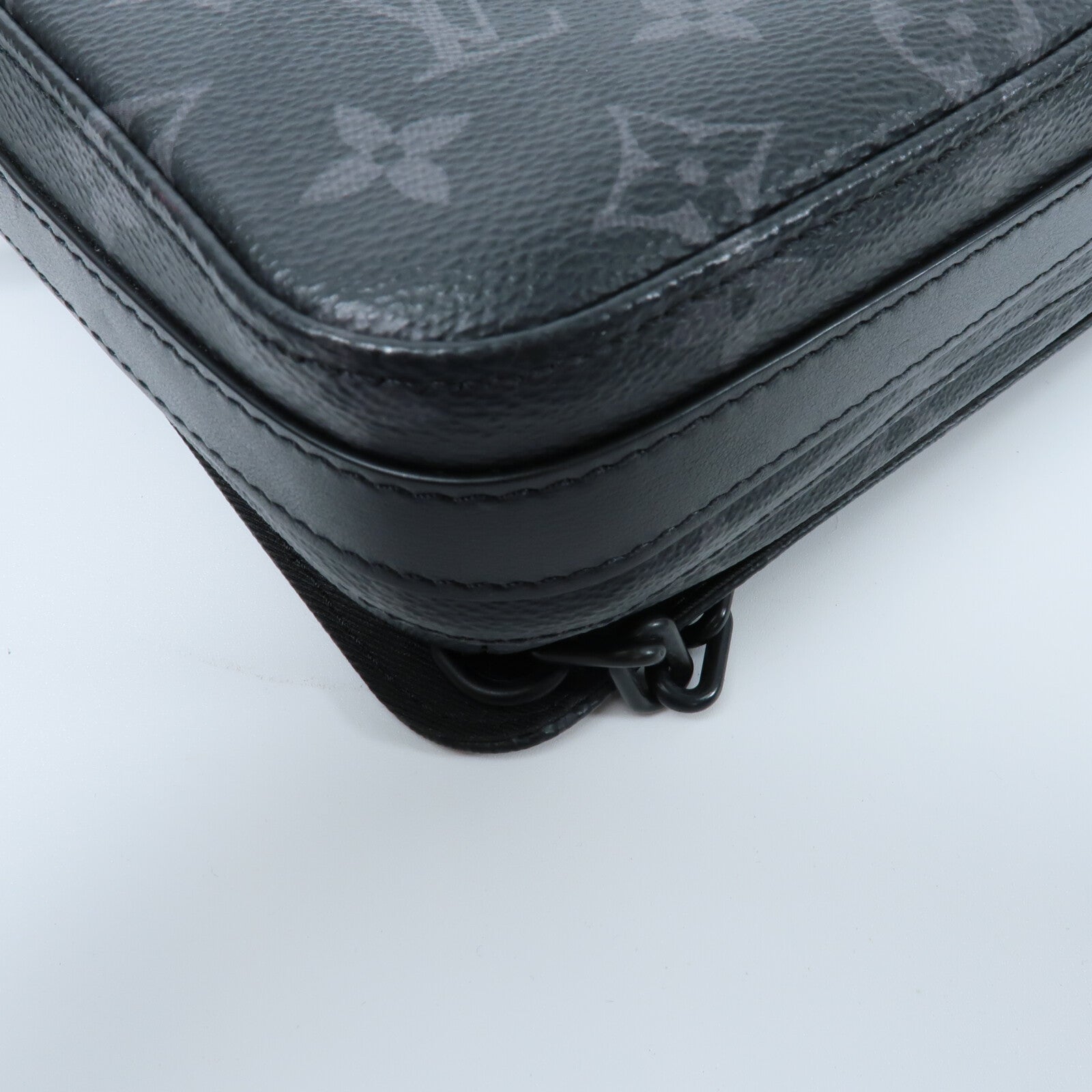 LOUIS VUITTON Monogram Eclipse Steamer肩背袋