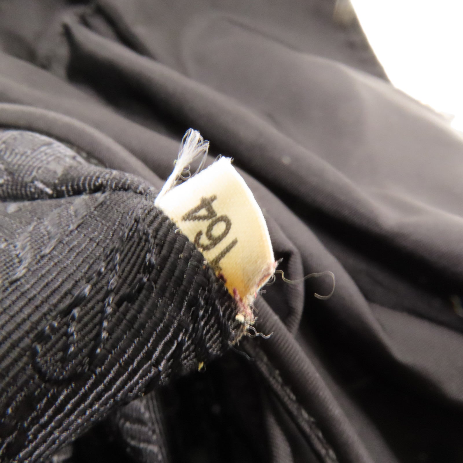 PRADA 尼龍Backpack銀扣背包