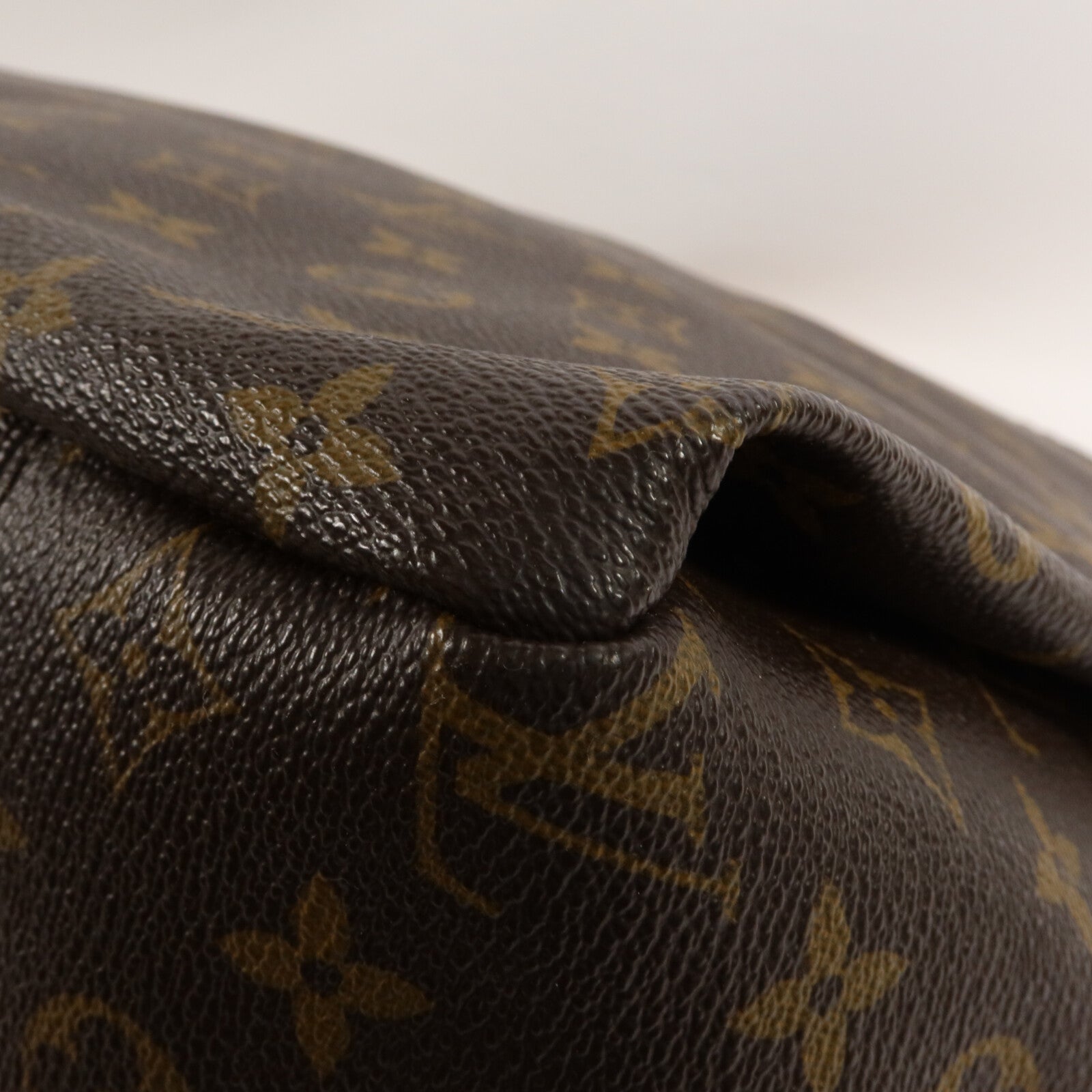 LOUIS VUITTON Monogram Artsy MM肩背袋