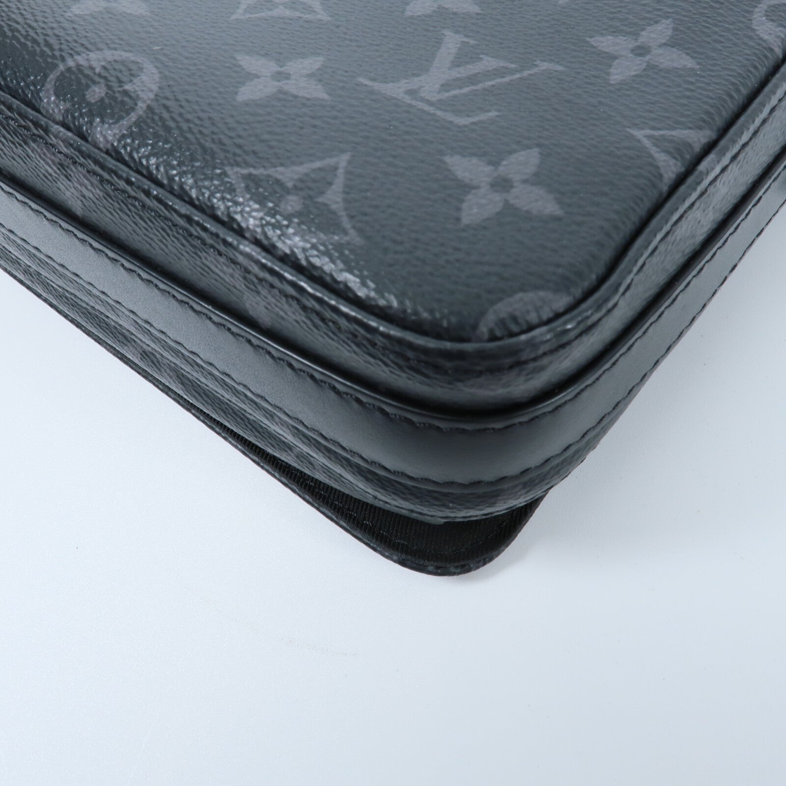 LOUIS VUITTON Monogram Eclipse Steamer肩背袋