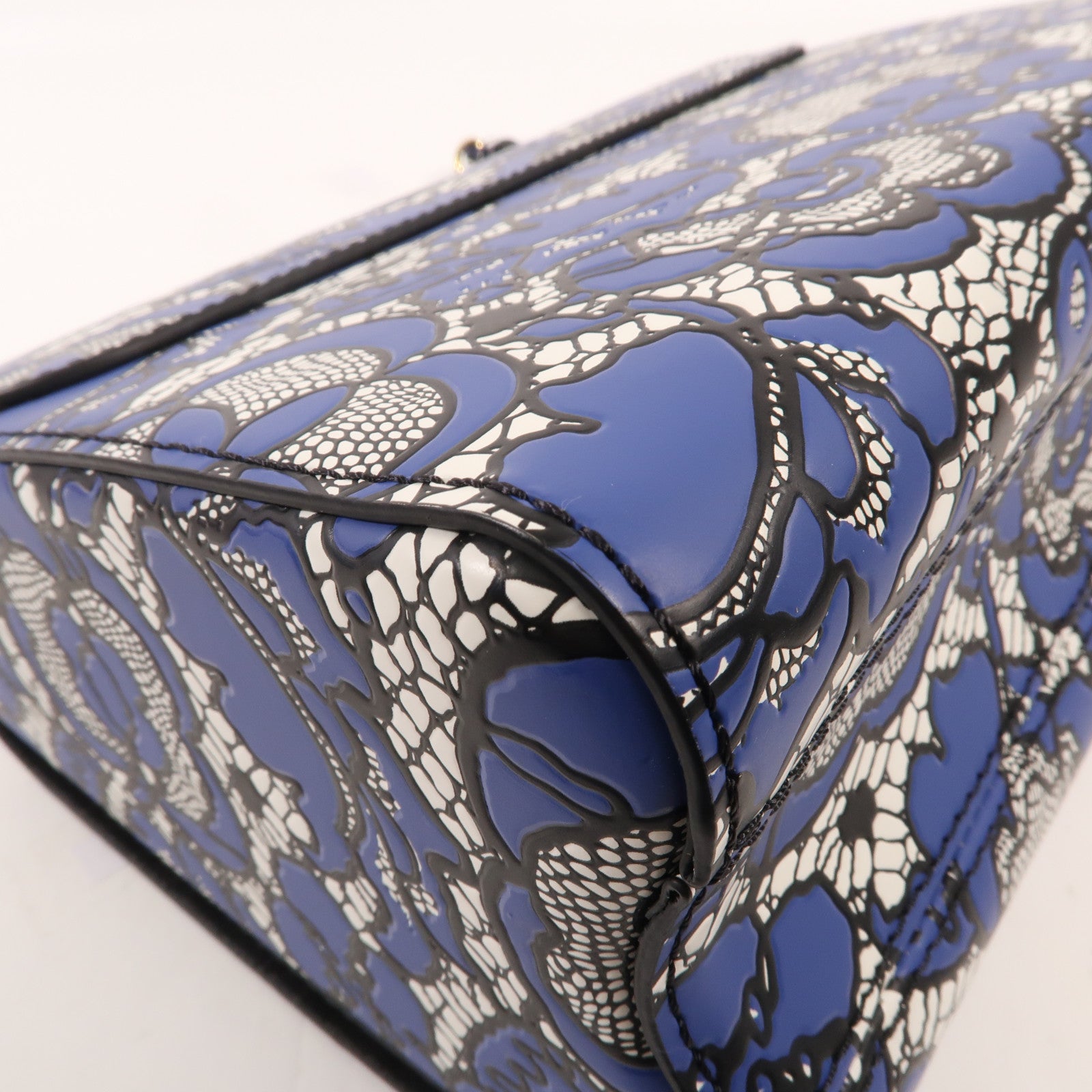 LOUIS VUITTON 牛皮皮革Twist MM金扣鏈帶肩背袋