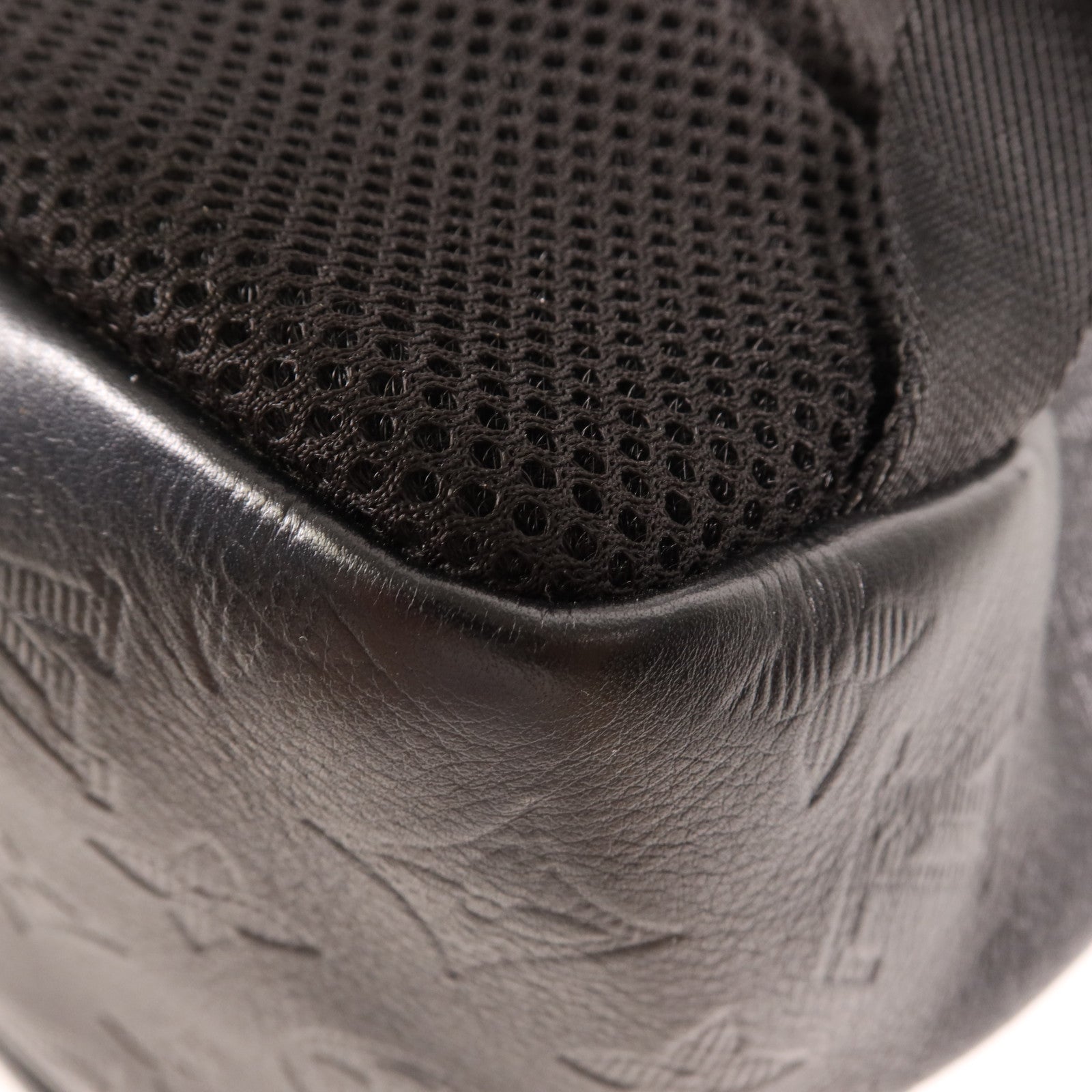 LOUIS VUITTON Monogram Embossed Discovery Backpack銀扣背包