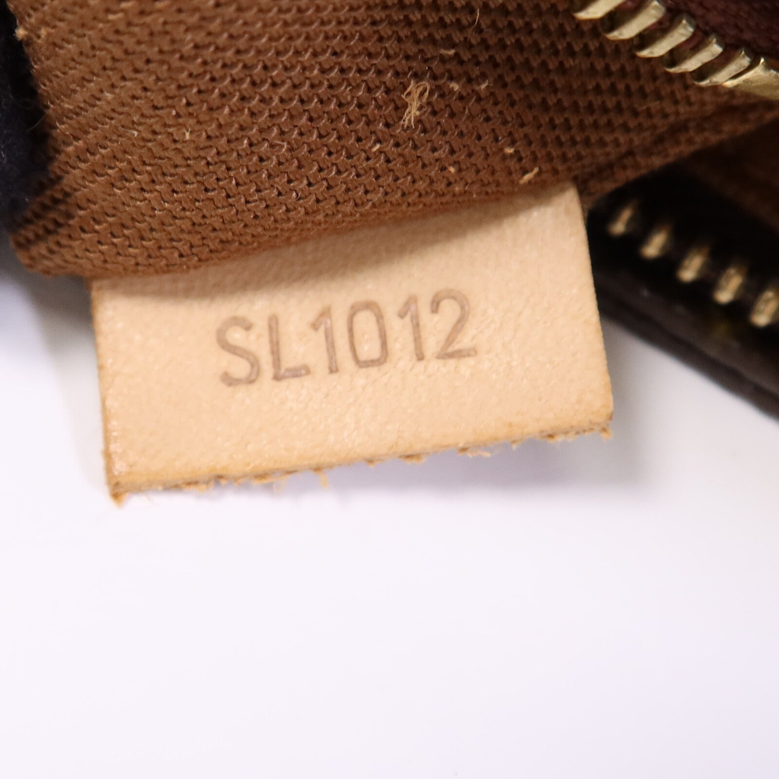 LOUIS VUITTON Monogram Trotteur金扣肩背袋