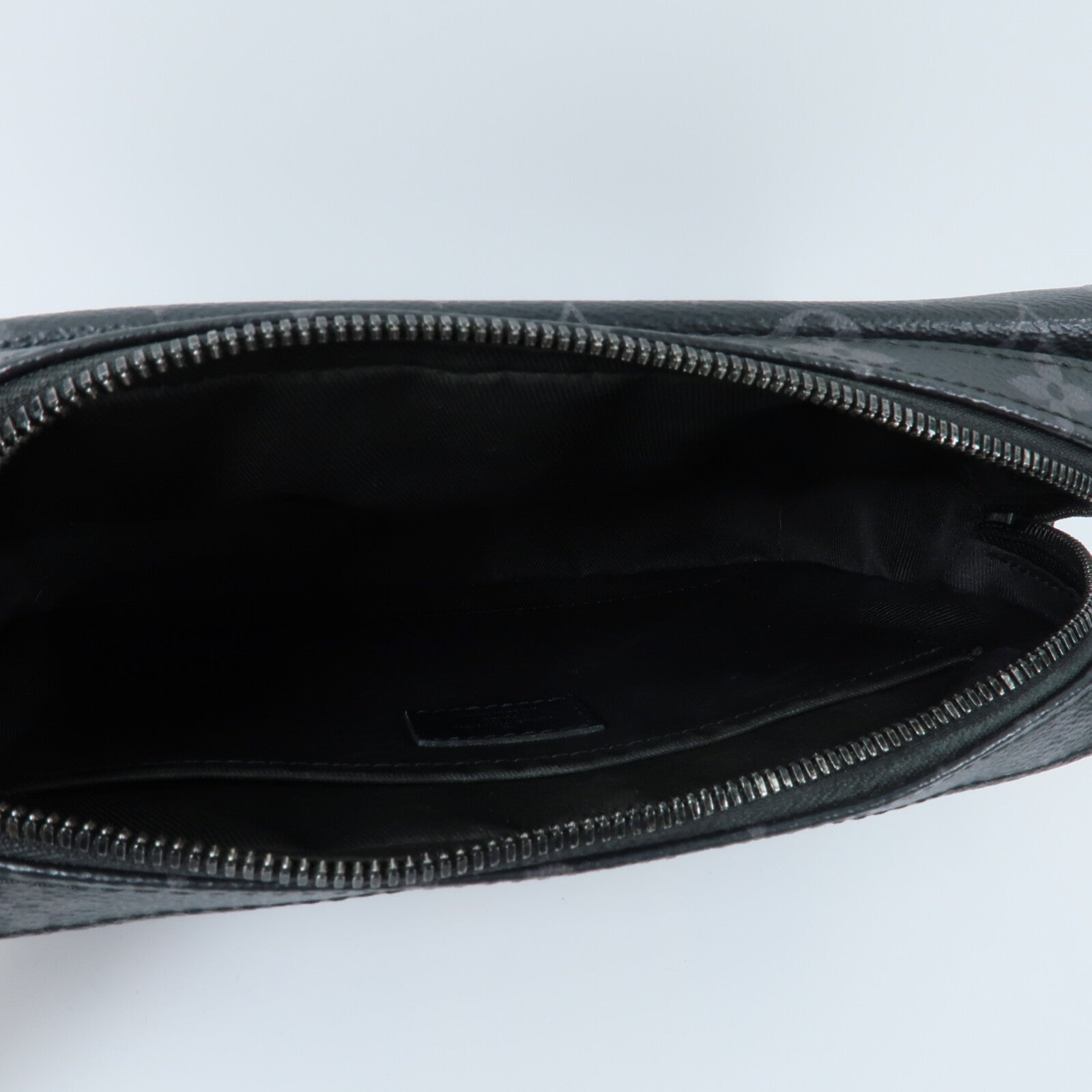 LOUIS VUITTON Monogram Eclipse Steamer肩背袋