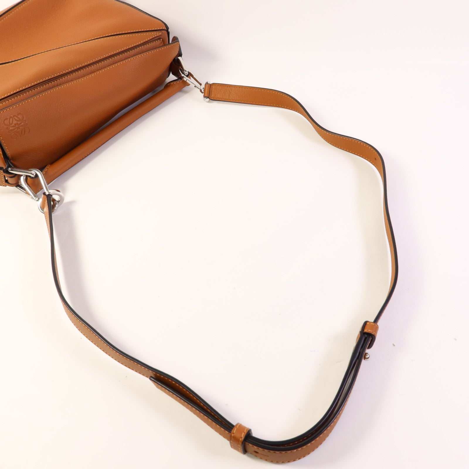 LOEWE 牛皮皮革Puzzle Bag銀扣手挽肩背兩用袋