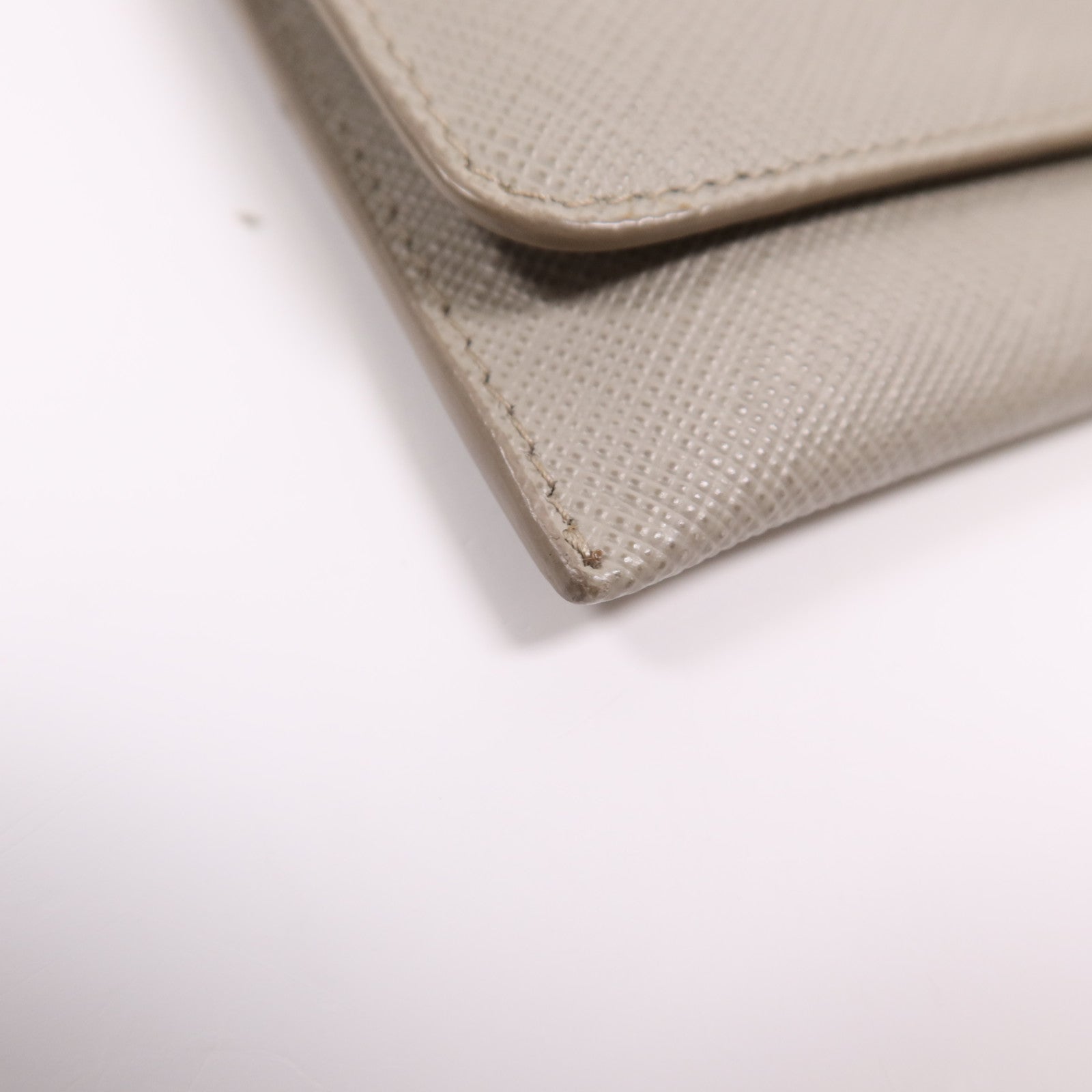 PRADA Saffiano皮革Card Case金扣卡片套
