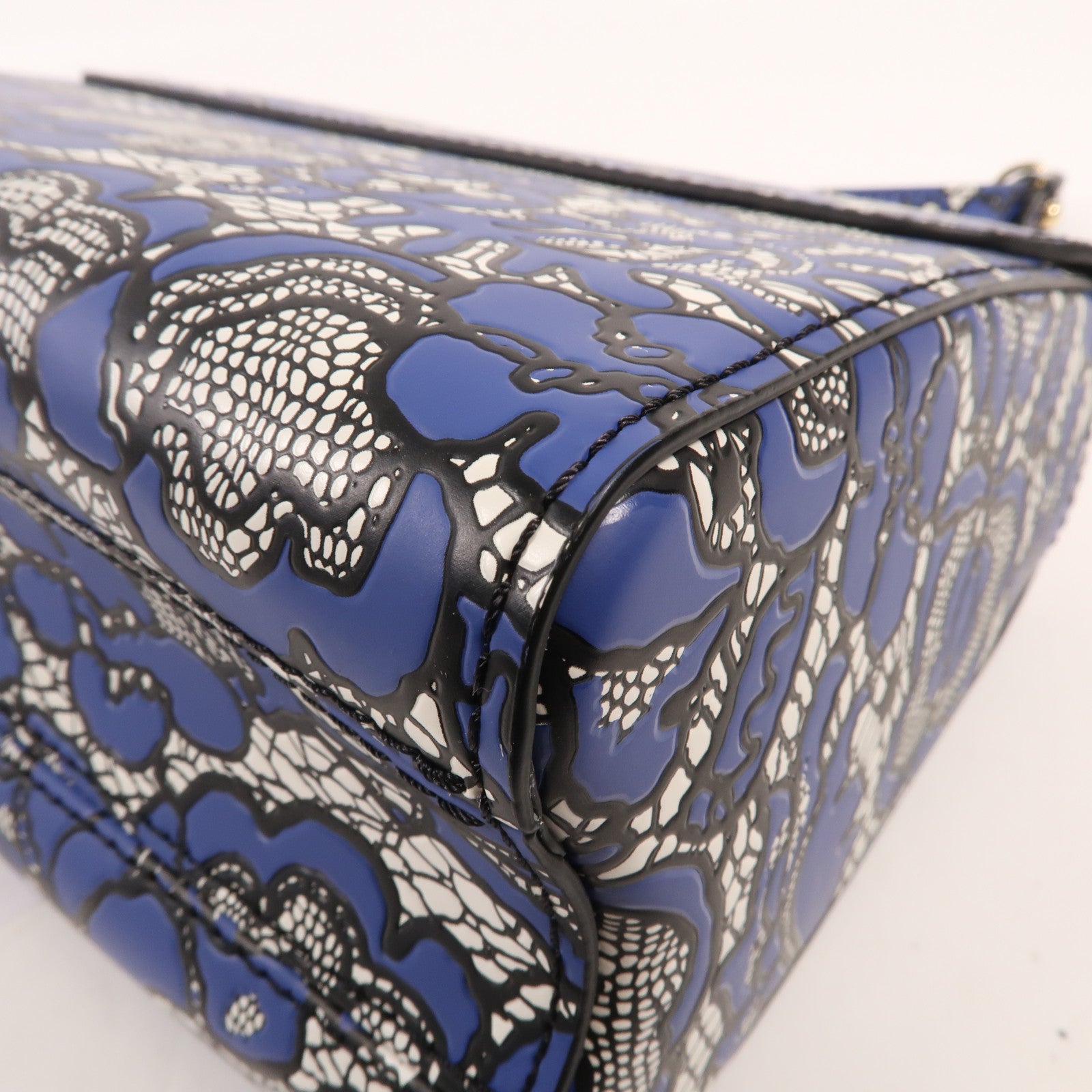 LOUIS VUITTON 牛皮皮革Twist MM金扣鏈帶肩背袋