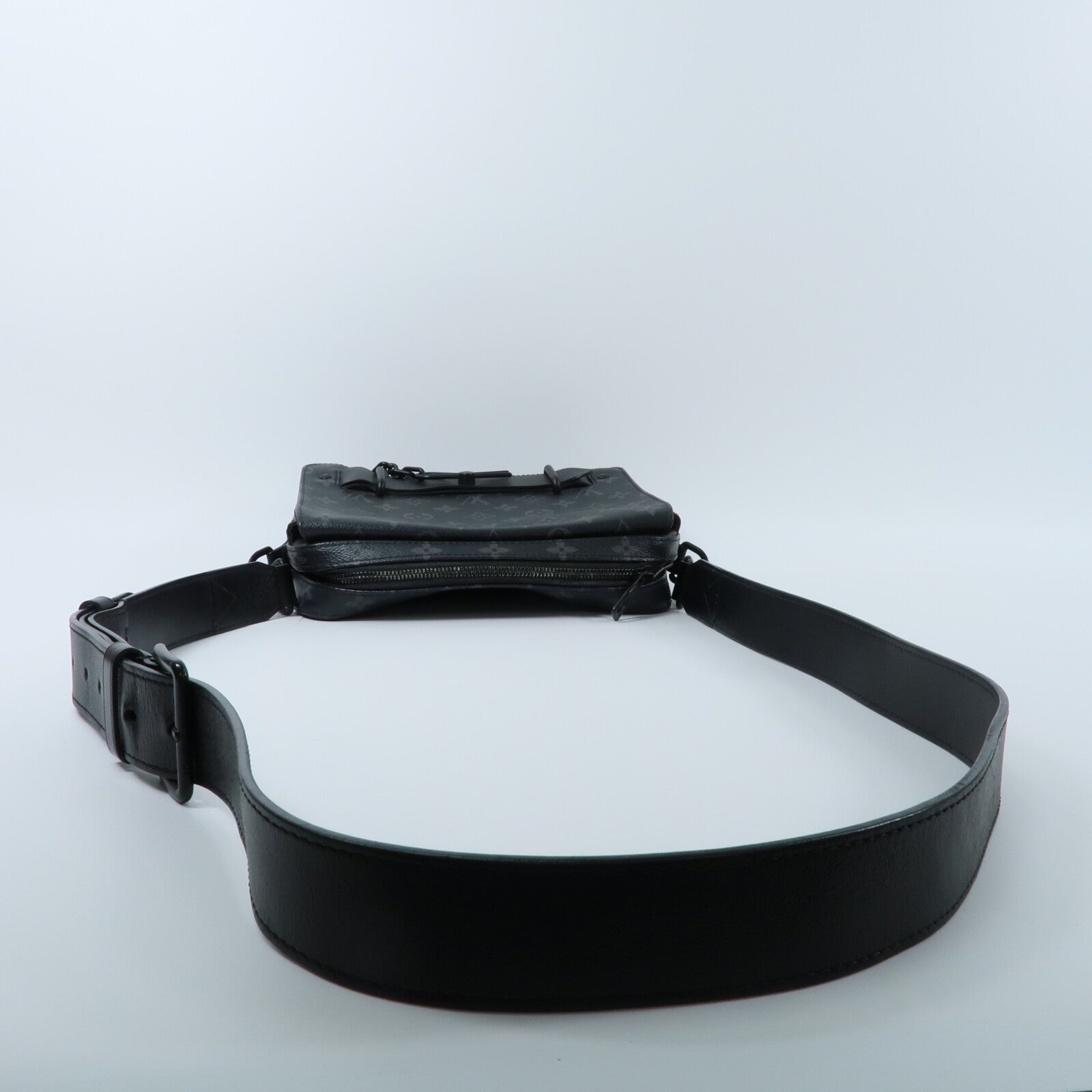 LOUIS VUITTON Monogram Eclipse Steamer肩背袋