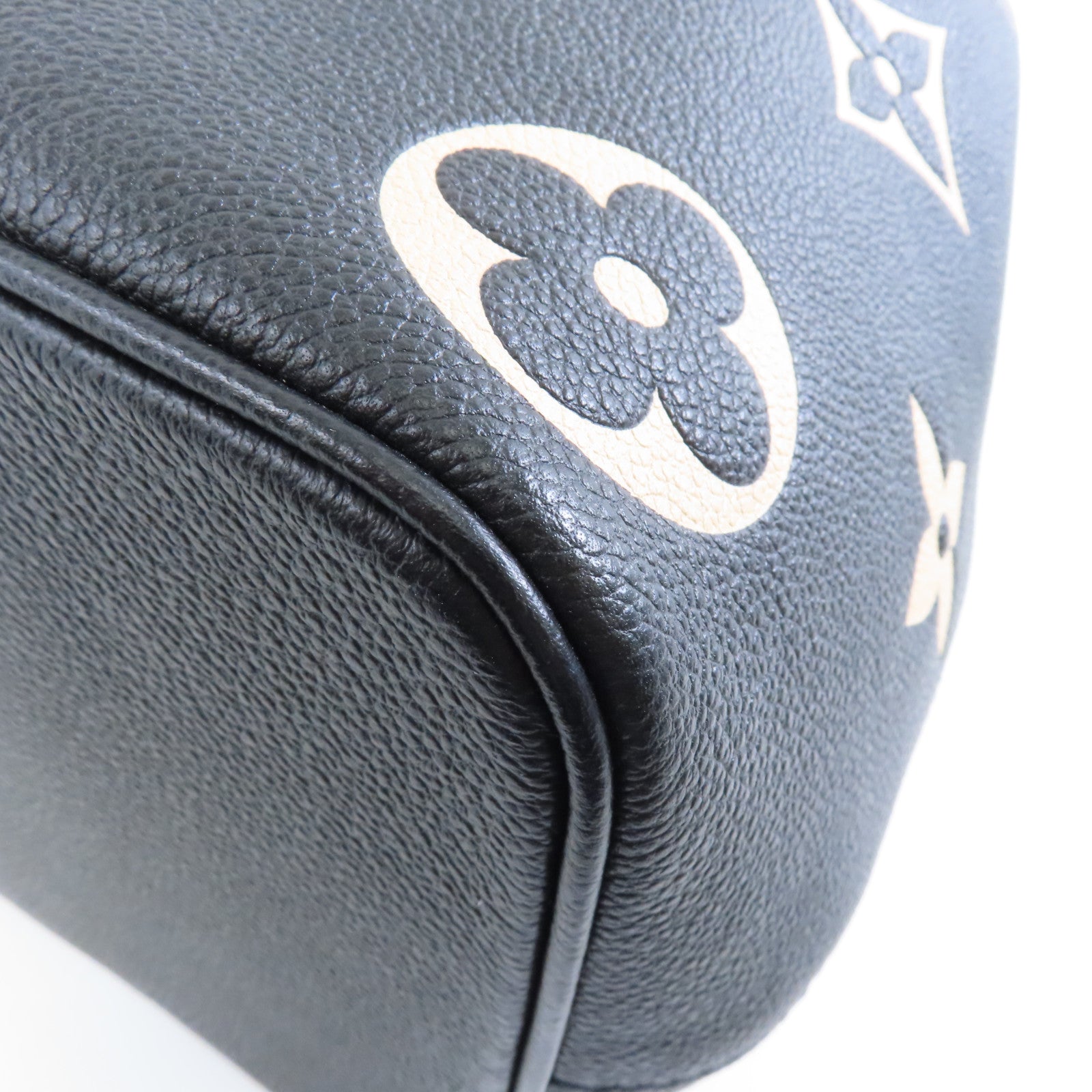 LOUIS VUITTON Monogram Empreinte Neo Noe MM金扣手挽肩背兩用袋黑色/米色