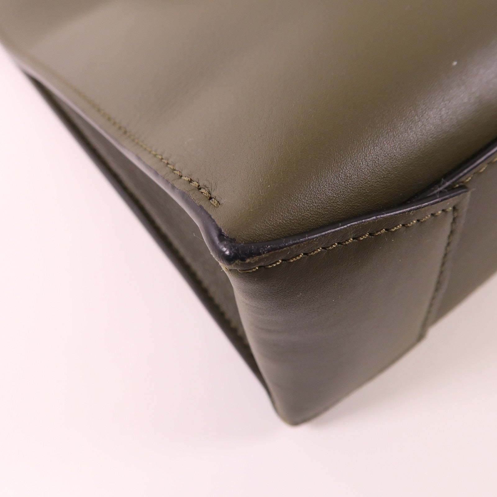 LOEWE 牛皮皮革Buckle Horizontal銀扣肩背袋