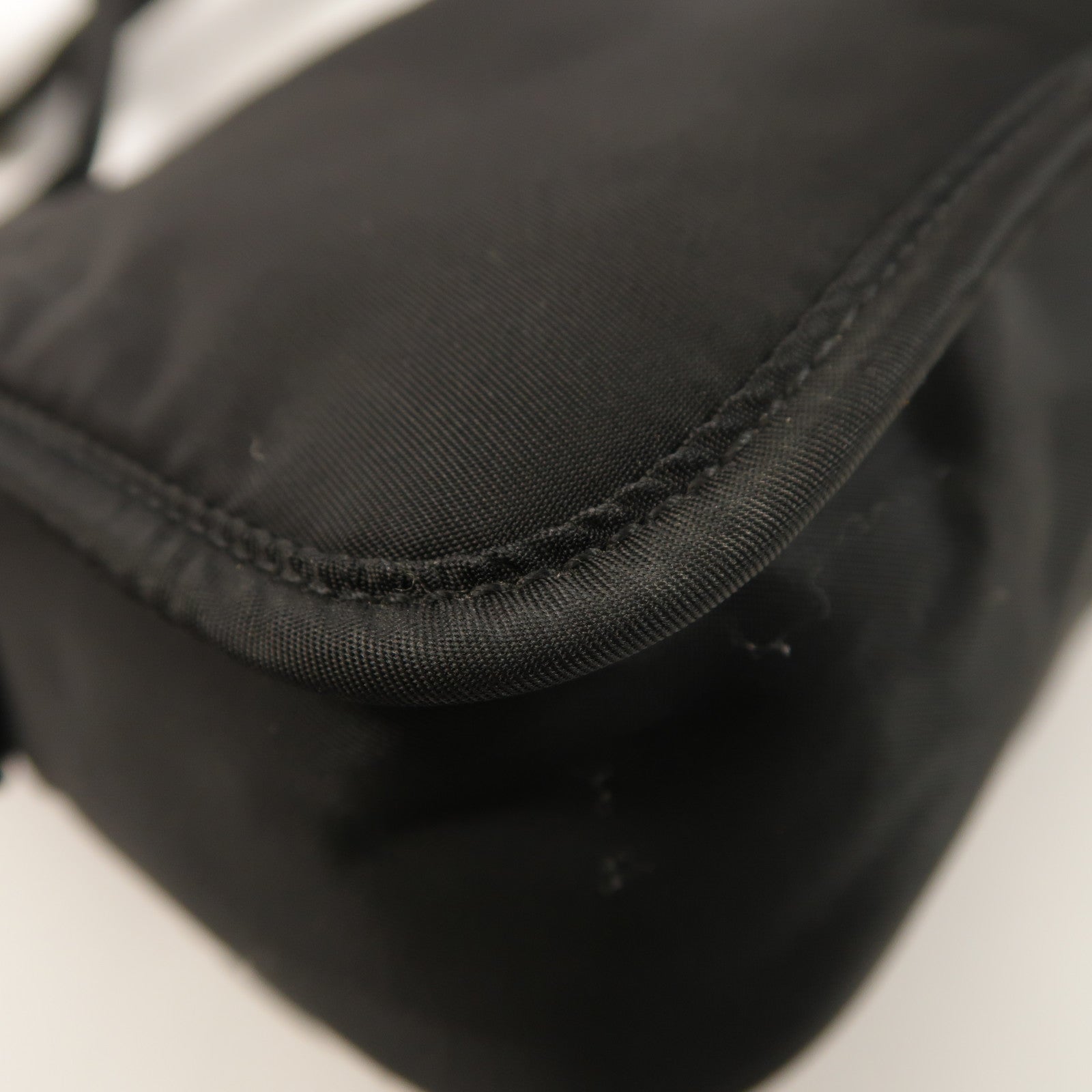 SAINT LAURENT 尼龍Niki Messenger Bag肩背袋