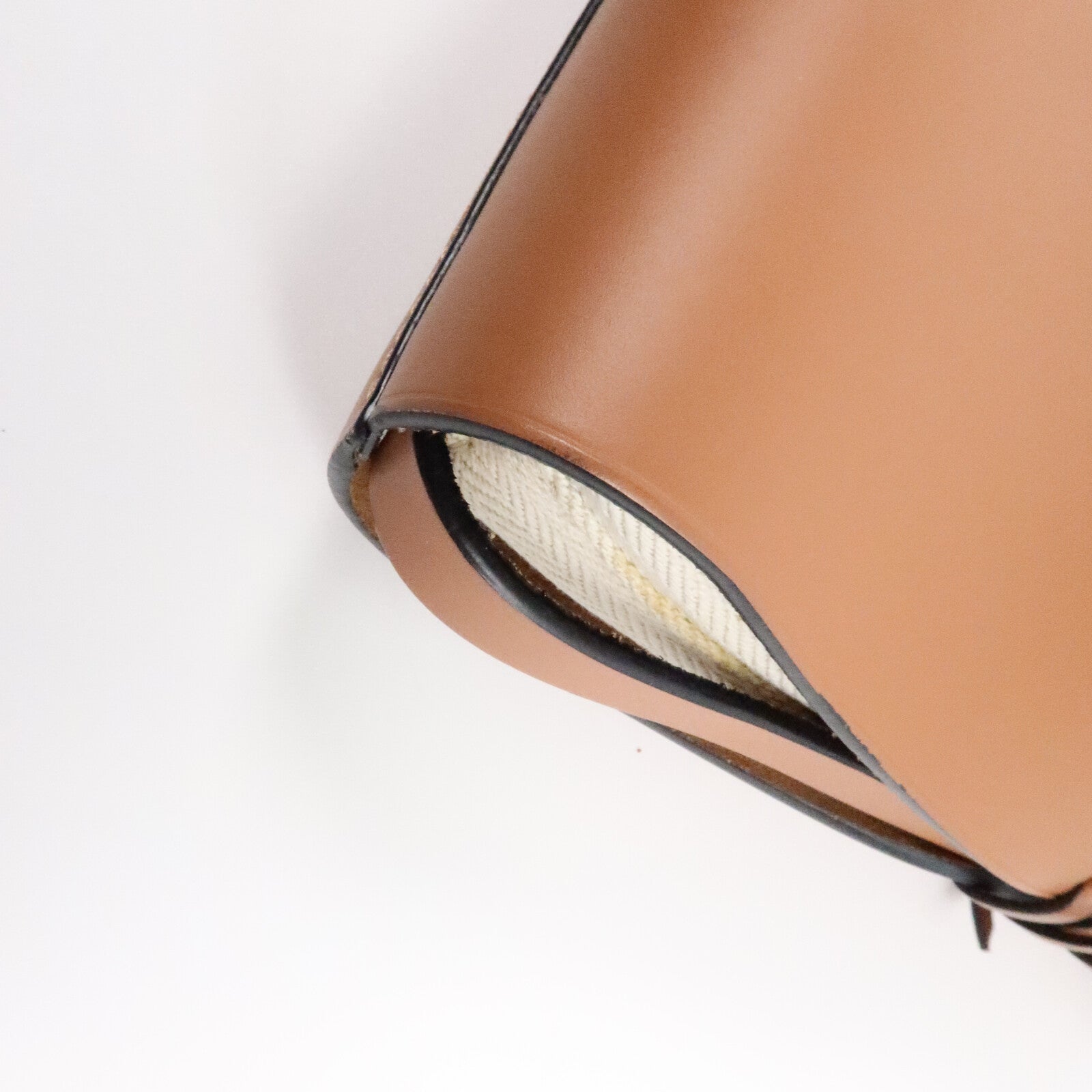 LOEWE 牛皮皮革Ikebana肩背袋