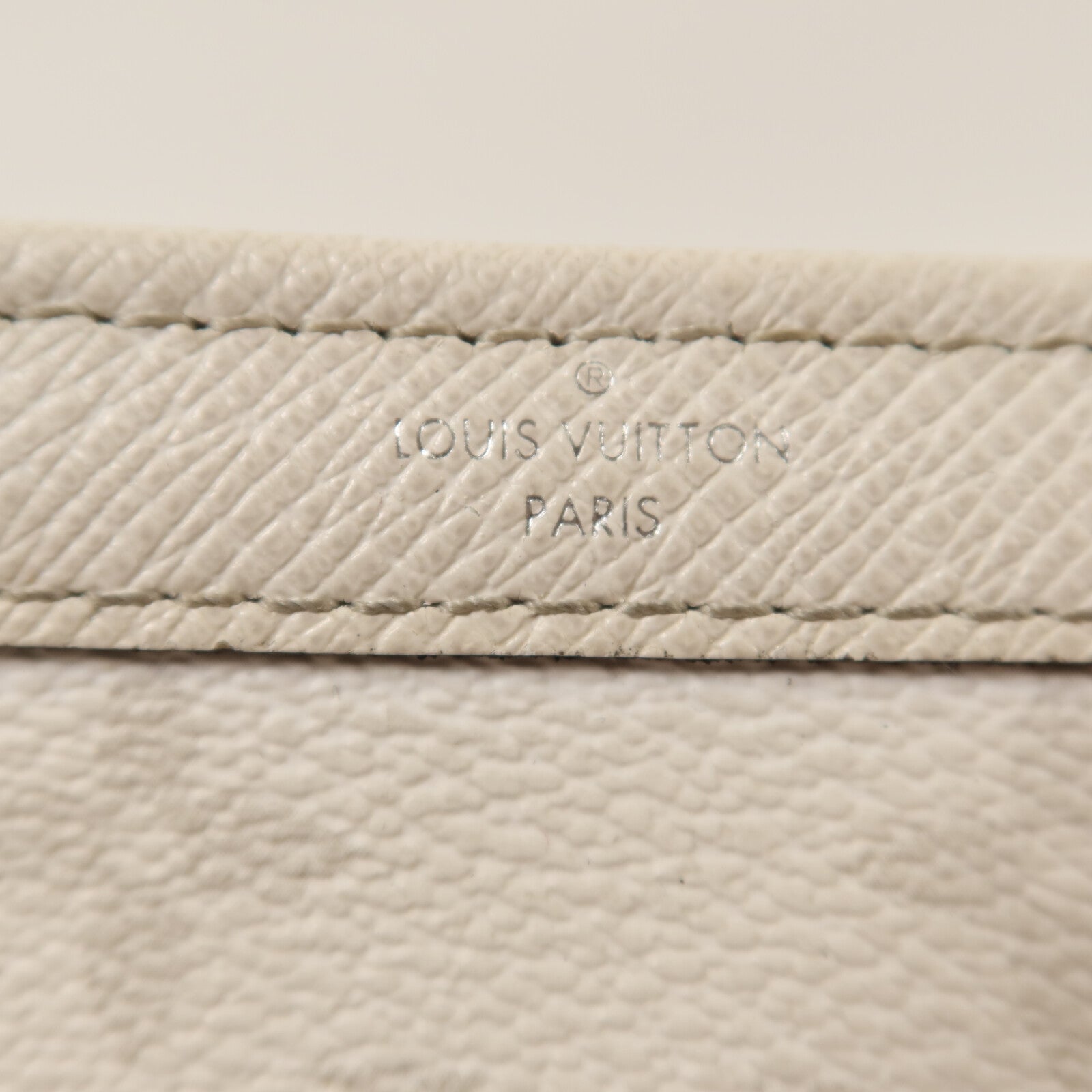 LOUIS VUITTON Taigarama Gaston銀扣肩背袋