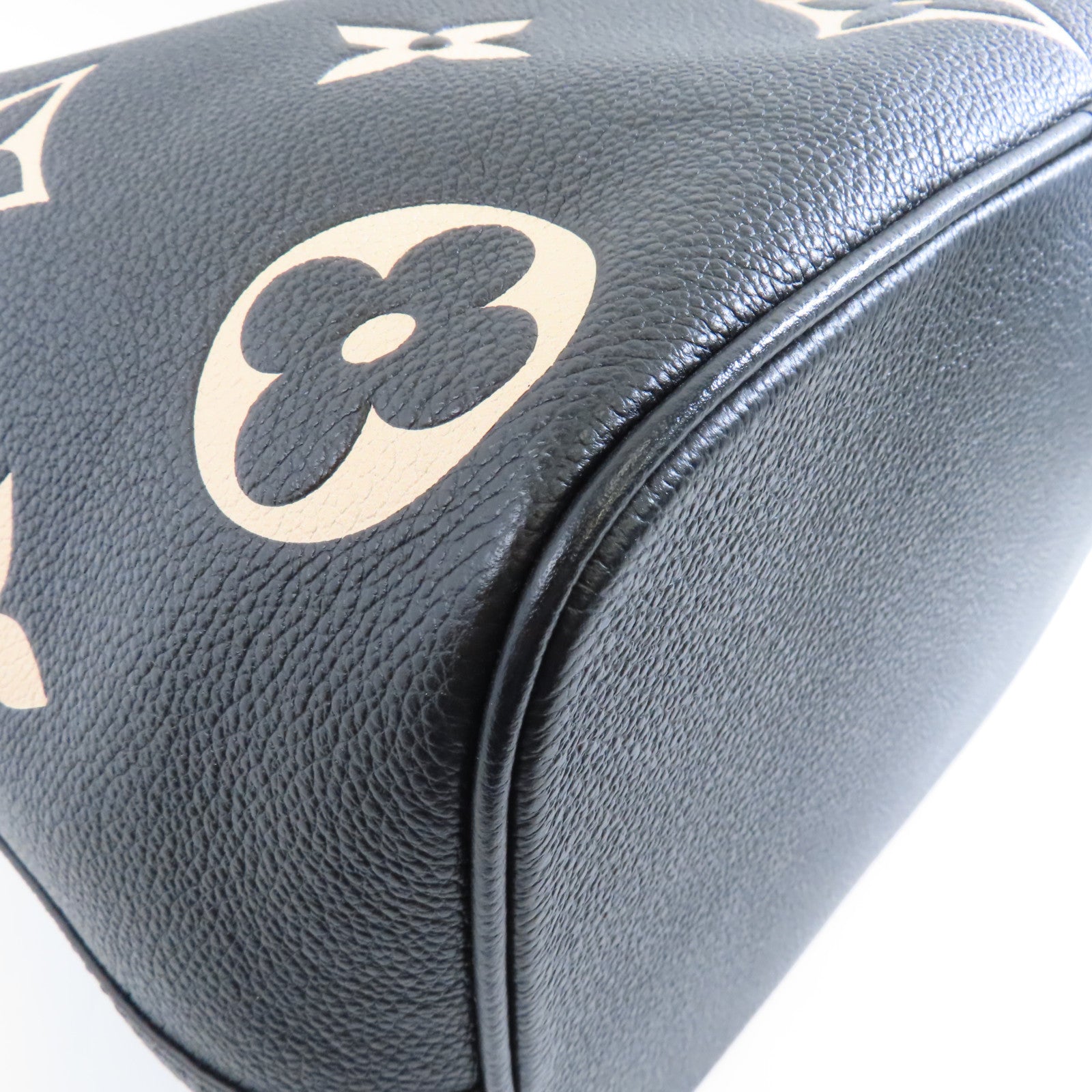 LOUIS VUITTON Monogram Empreinte Neo Noe MM金扣手挽肩背兩用袋黑色/米色