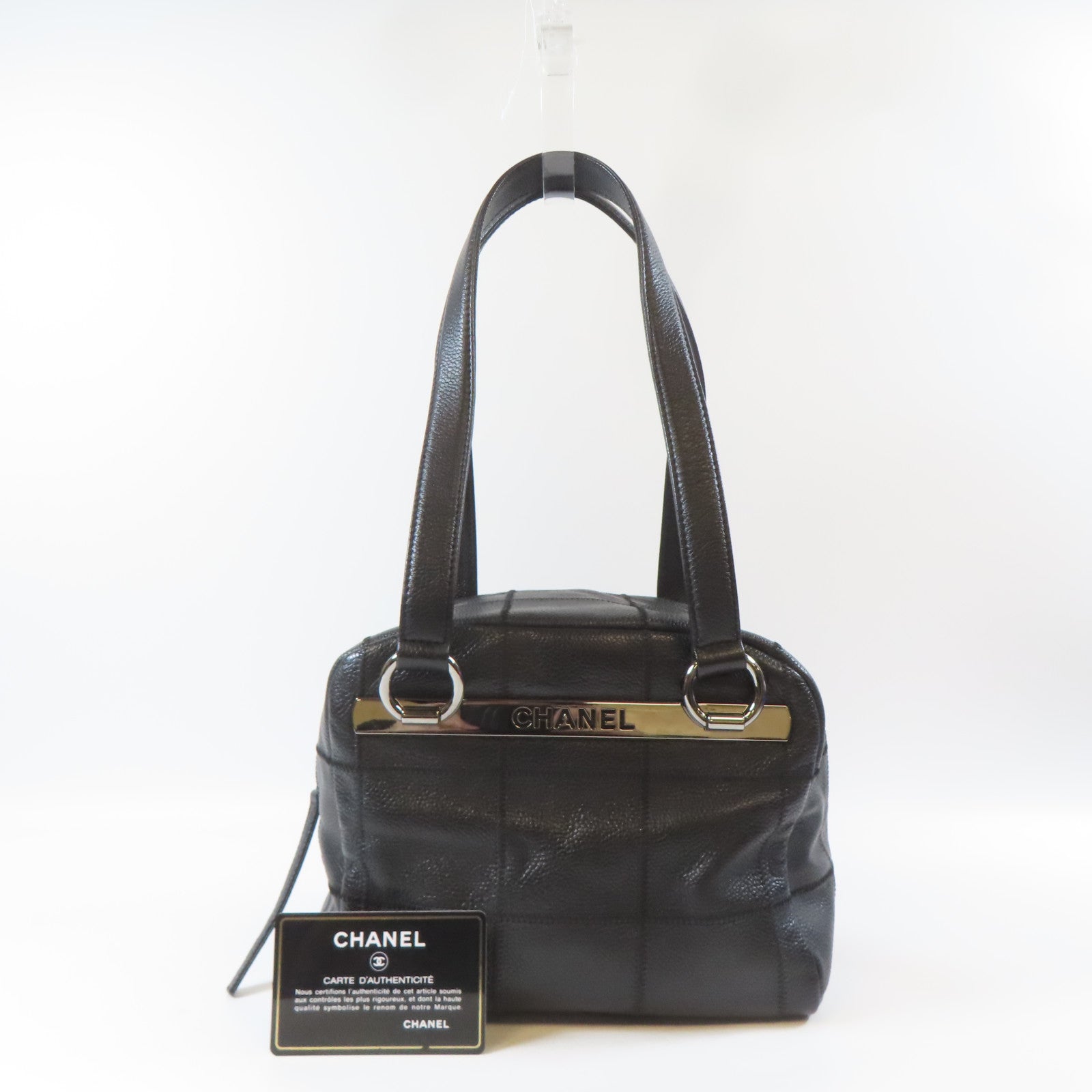 CHANEL Caviar皮革Shoulder Bag銀扣肩背袋黑色