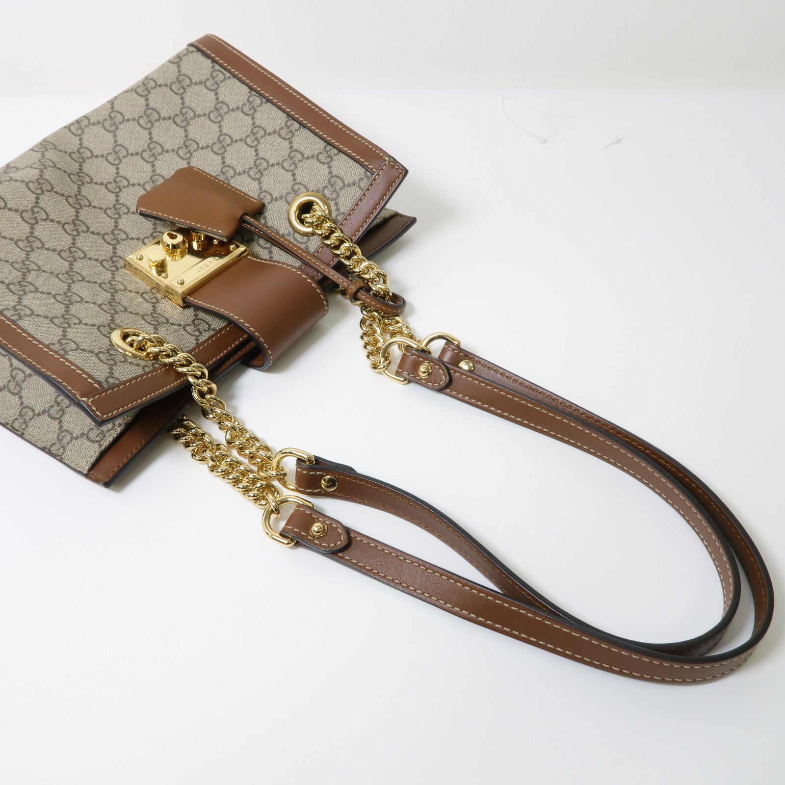 GUCCI 塗層帆布Padlock Small GG金扣肩背袋啡色