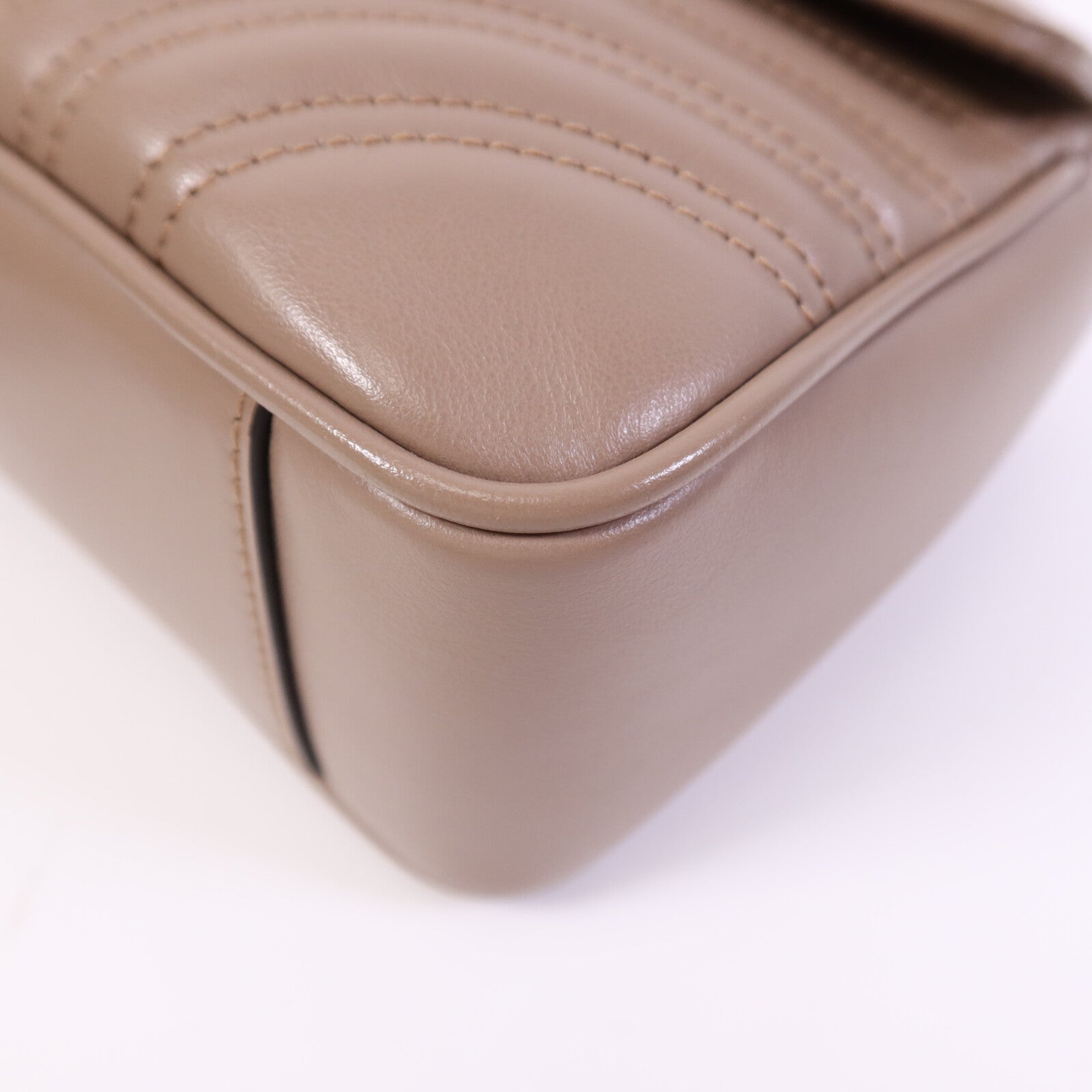 GUCCI 牛皮皮革GG Marmont金扣肩背袋