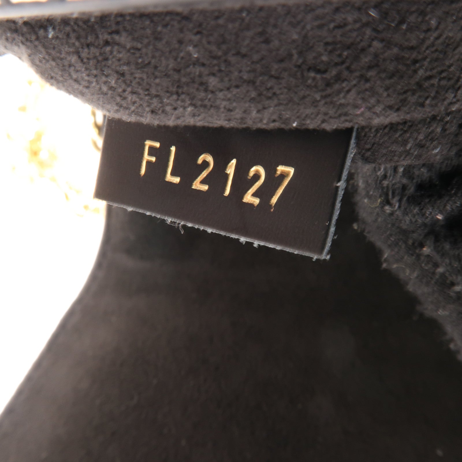 LOUIS VUITTON 牛皮皮革Twist MM金扣鏈帶肩背袋