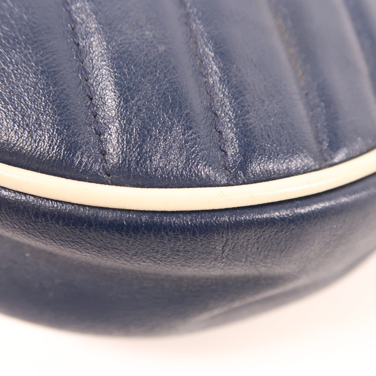 GUCCI 牛皮皮革GG Marmont銀扣肩背袋