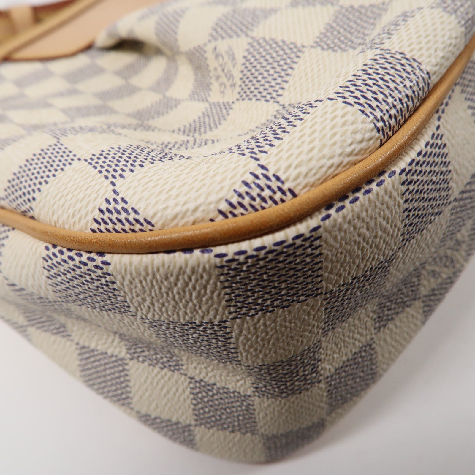 LOUIS VUITTON Damier Azur Siracusa PM金扣肩背袋白色