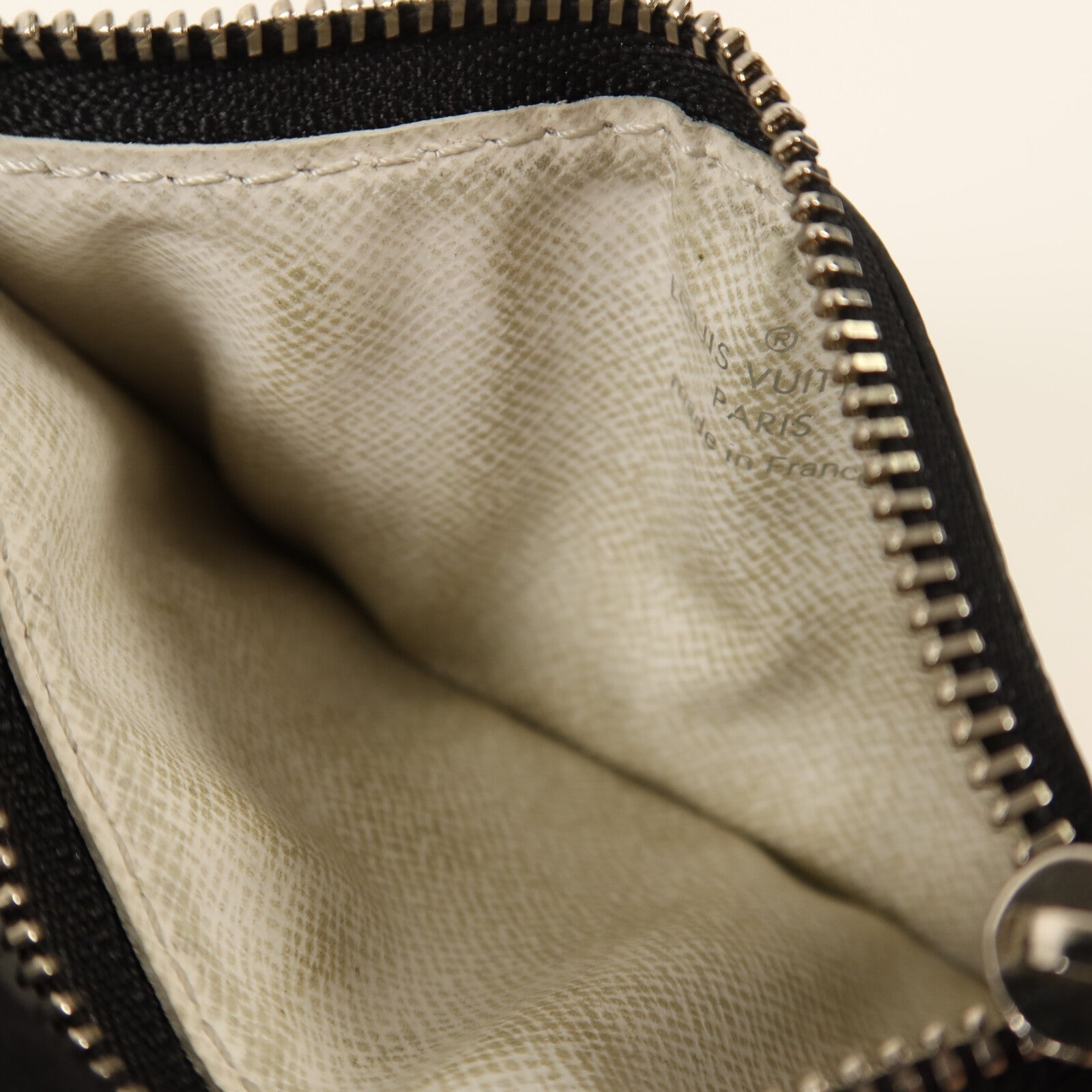 LOUIS VUITTON Taigarama Gaston銀扣肩背袋