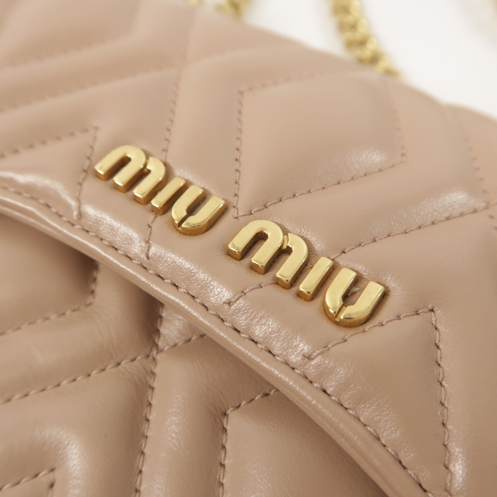 Miu Miu 羊皮皮革Chain Shoulder鏈帶肩背袋