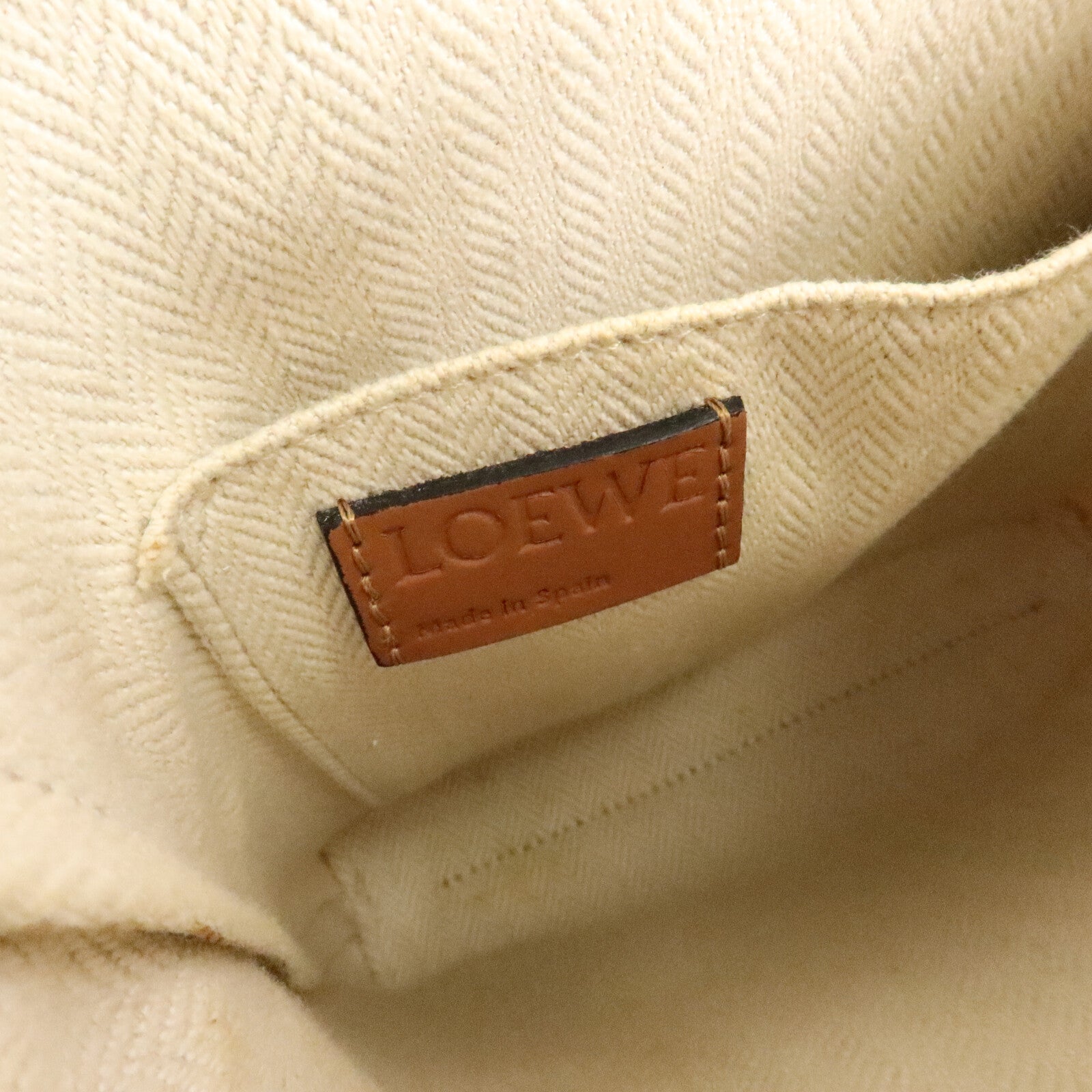 LOEWE 牛皮皮革Ikebana肩背袋