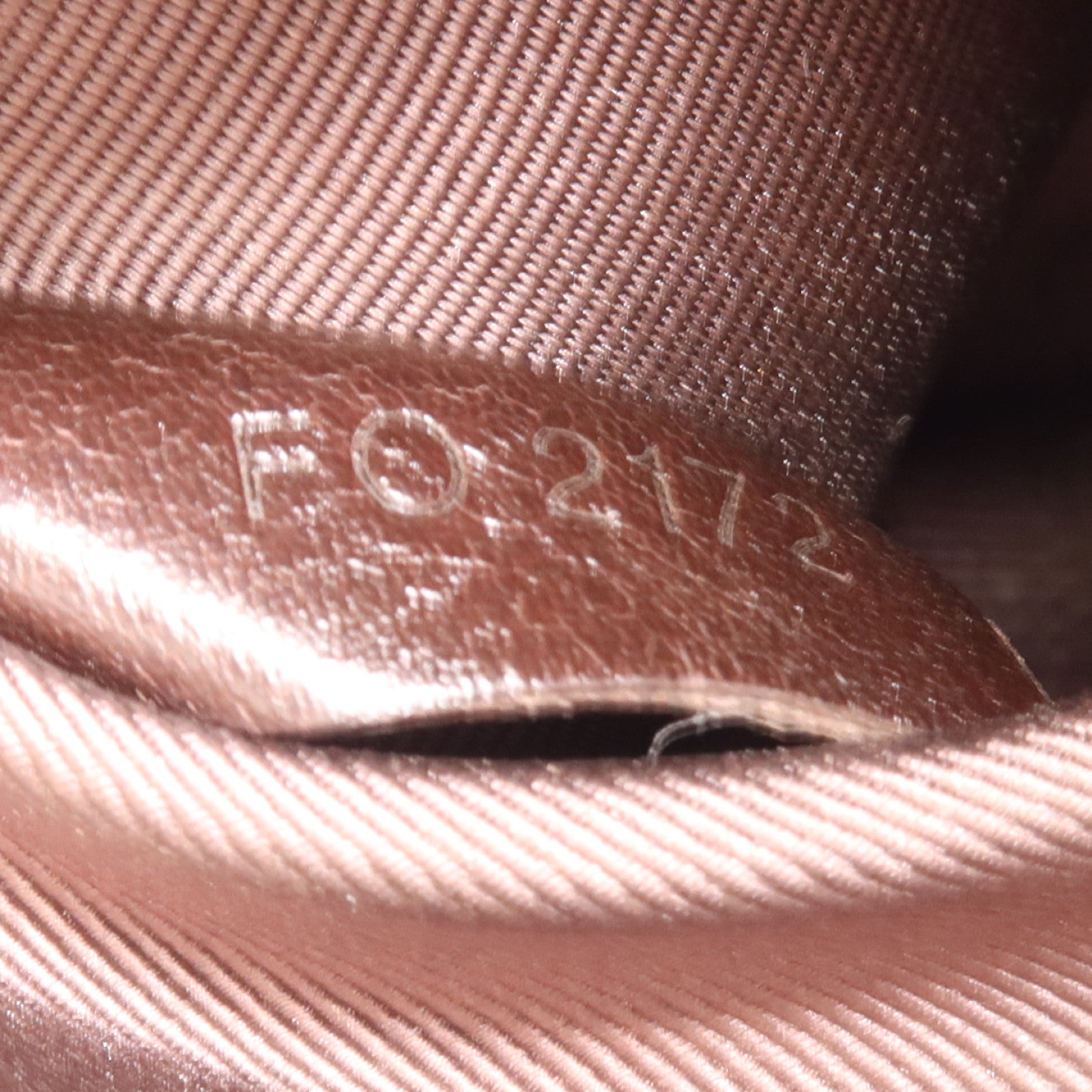 LOUIS VUITTON 皮革/珠片Shoulder Bag銀扣手挽袋