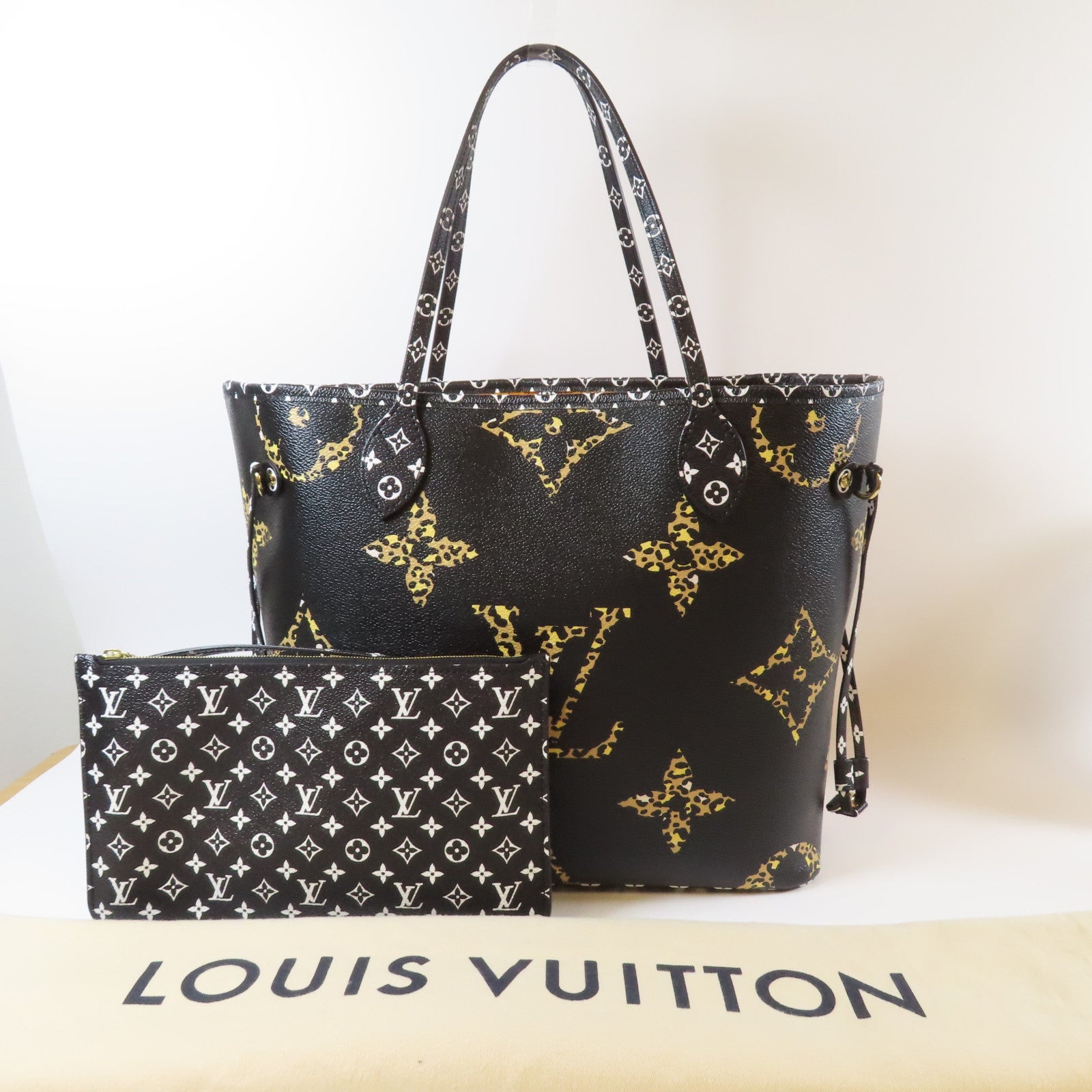 LOUIS VUITTON Monogram Giant Jungle Neverfull MM金扣手挽袋黑色/啡色