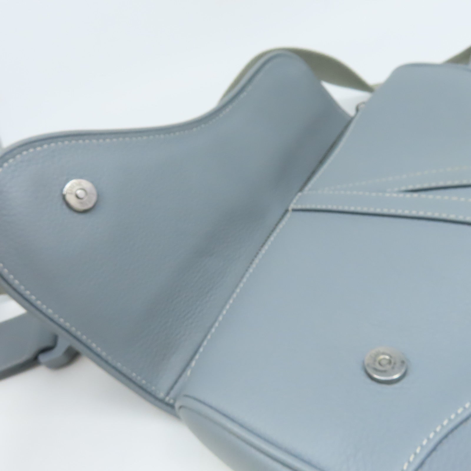Dior 【清倉大減價】牛皮皮革Saddle Bag銀扣斜孭袋灰藍色