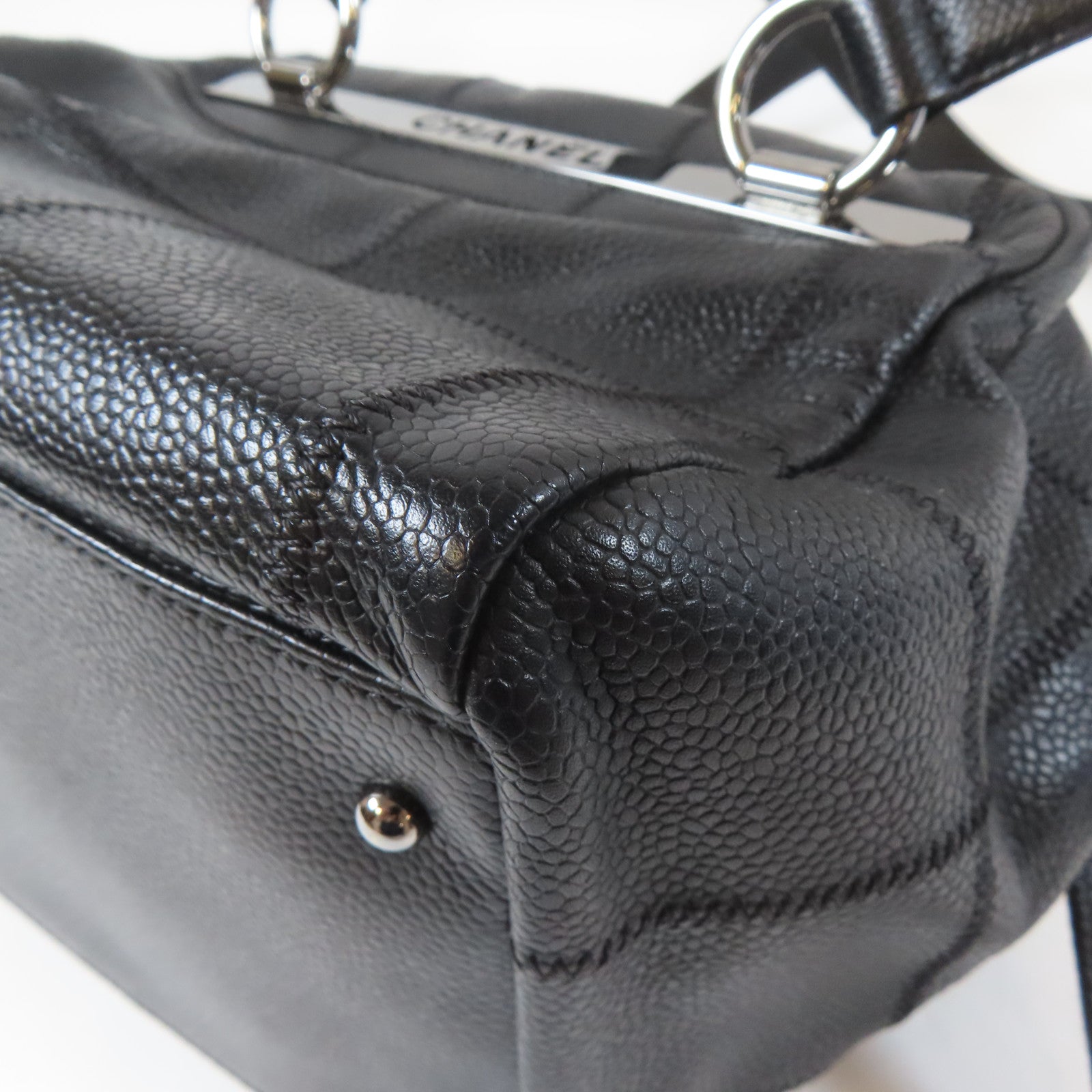 CHANEL Caviar皮革Shoulder Bag銀扣肩背袋黑色