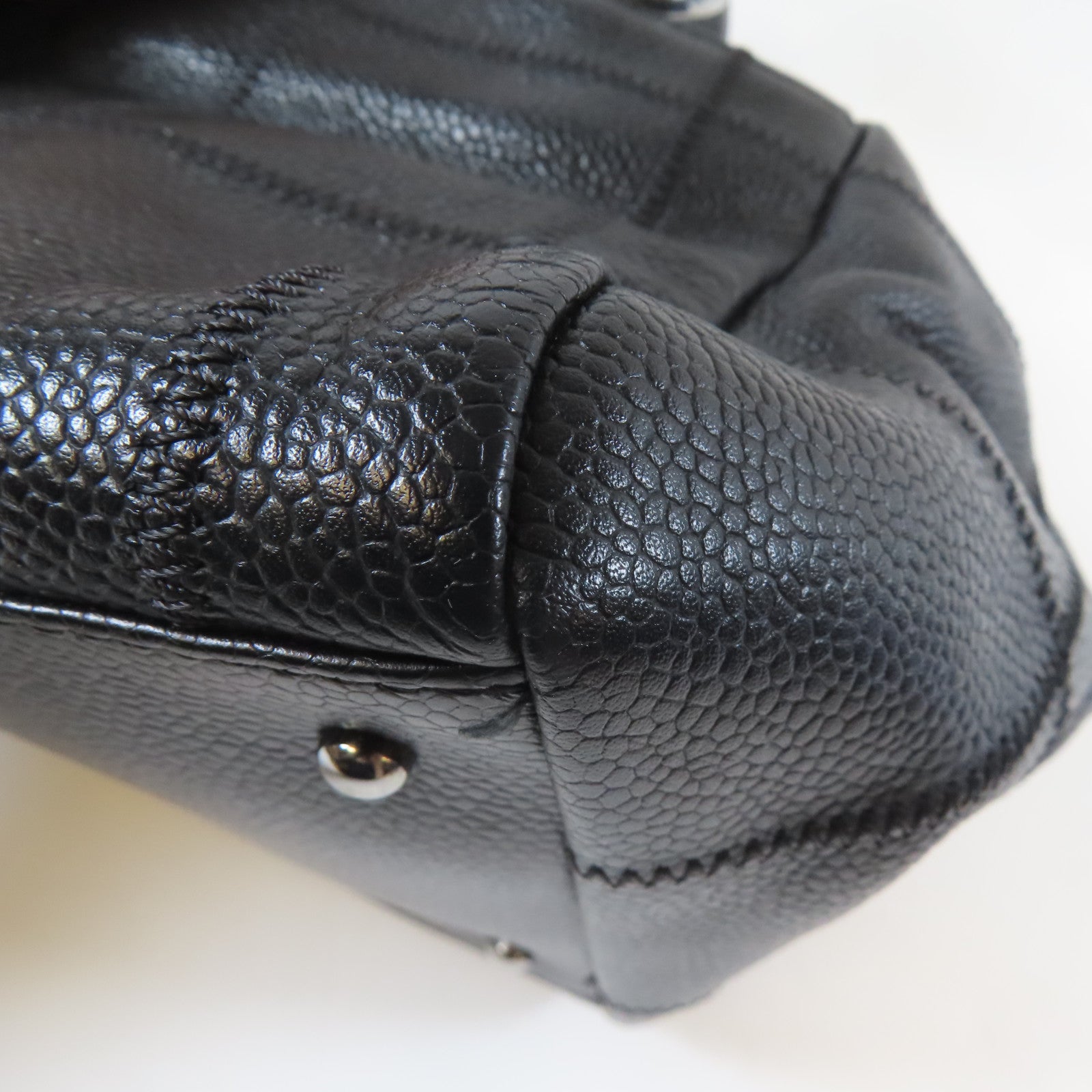 CHANEL Caviar皮革Shoulder Bag銀扣肩背袋黑色